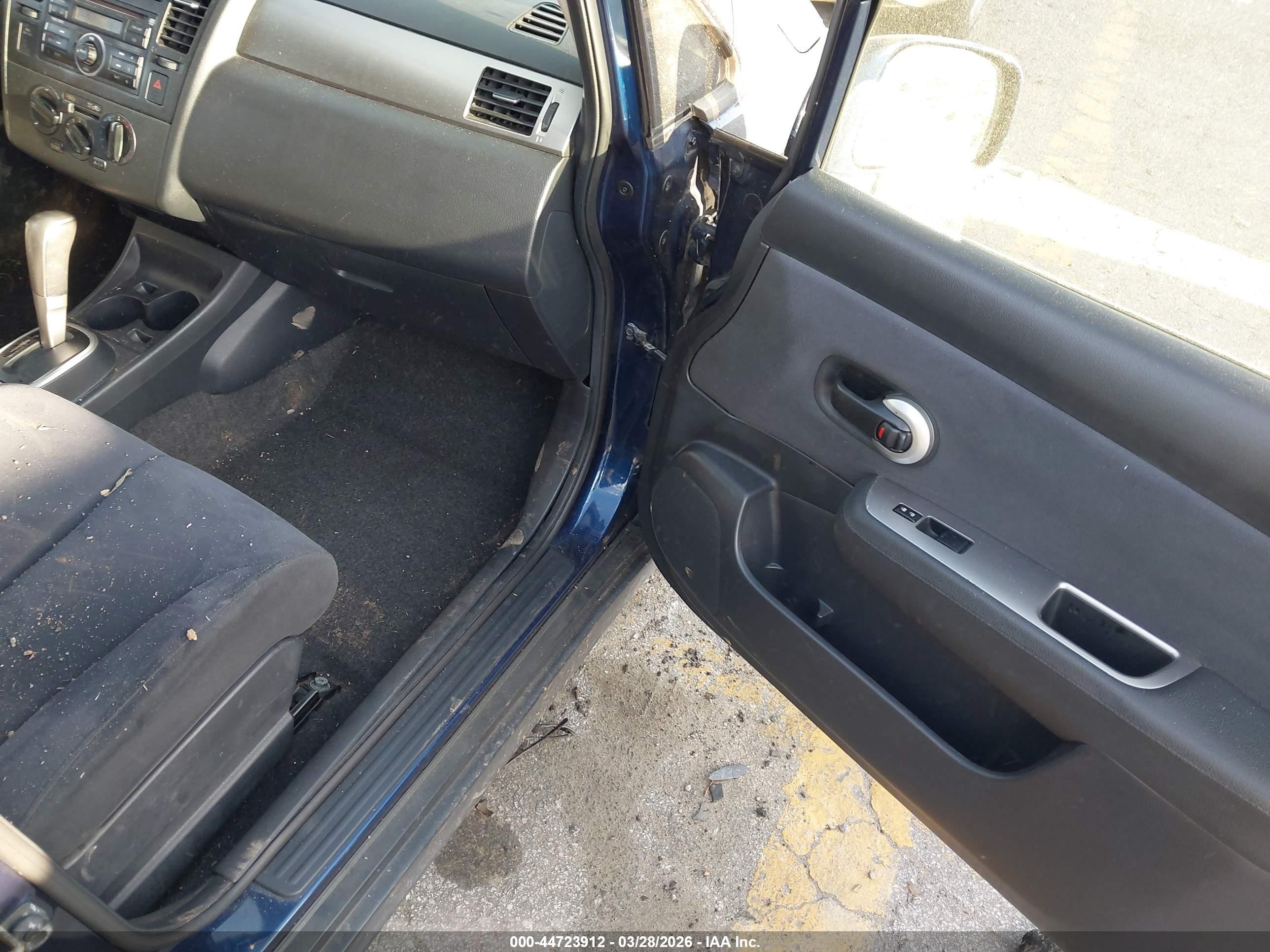 2008 Nissan Versa 1.8s Blue vin: 3N1BC13E48L457361