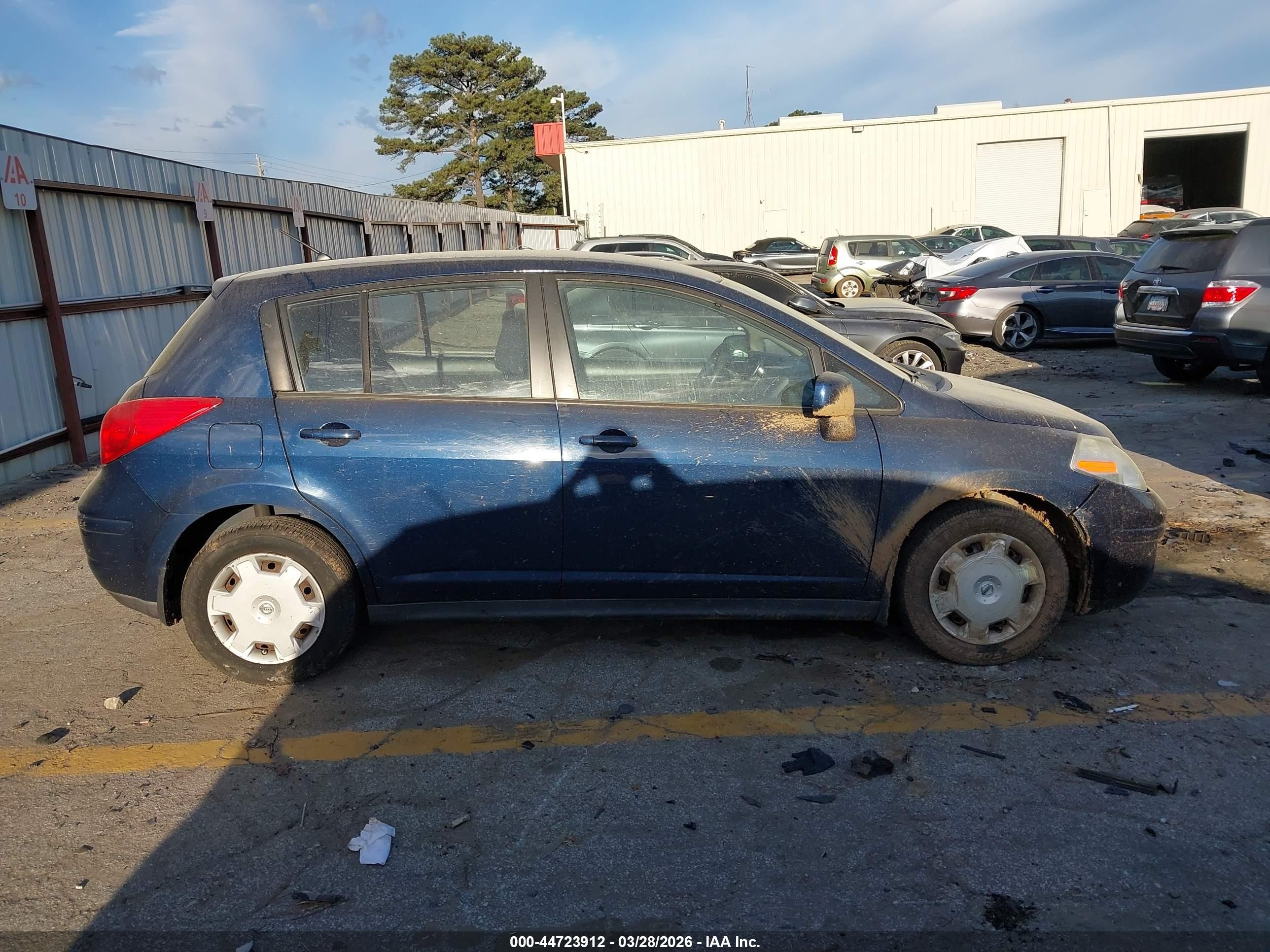 2008 Nissan Versa 1.8s Blue vin: 3N1BC13E48L457361