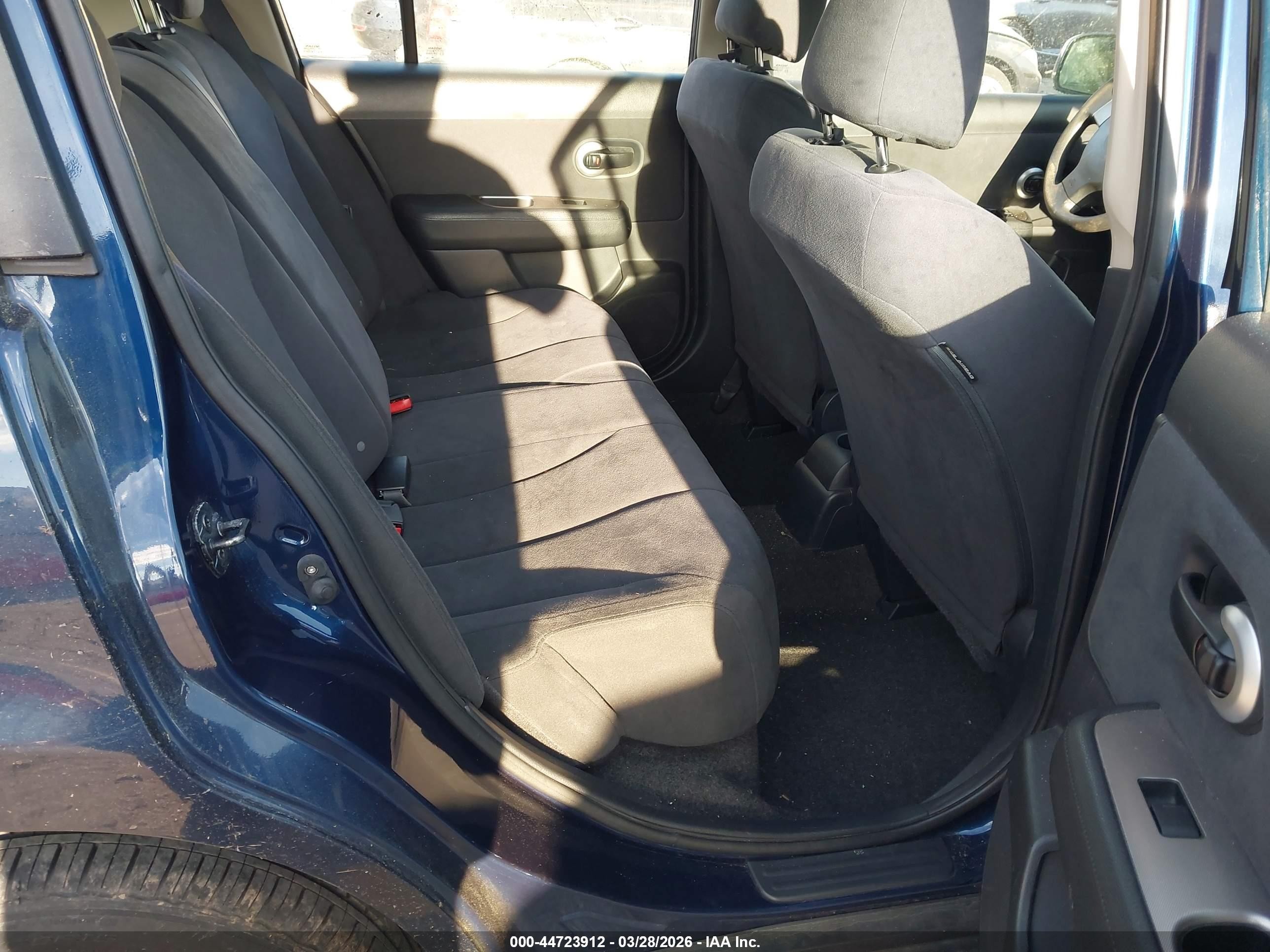 2008 Nissan Versa 1.8s Blue vin: 3N1BC13E48L457361