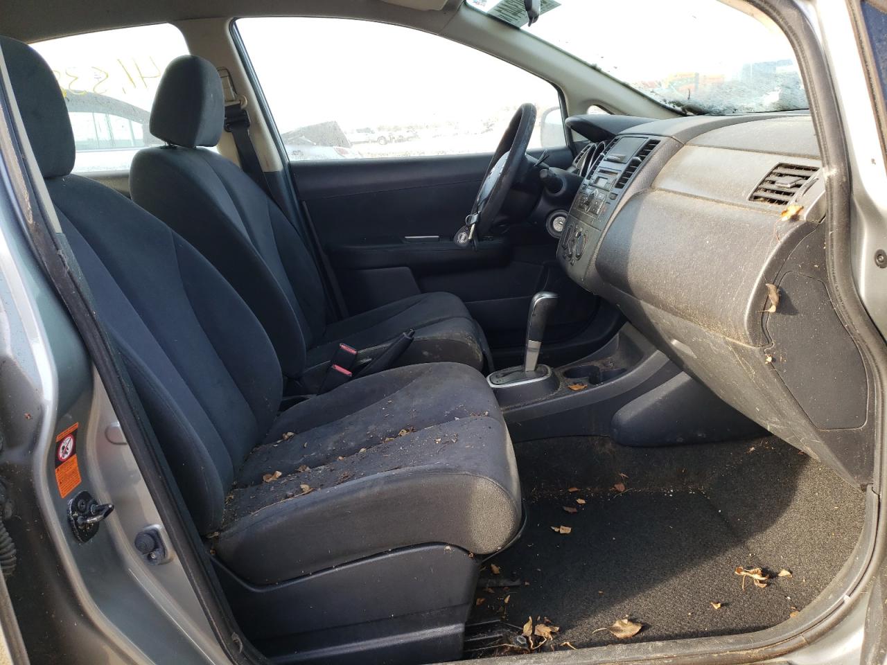 2009 Nissan Versa 1.8 S Серый vin: 3N1BC13E49L366351