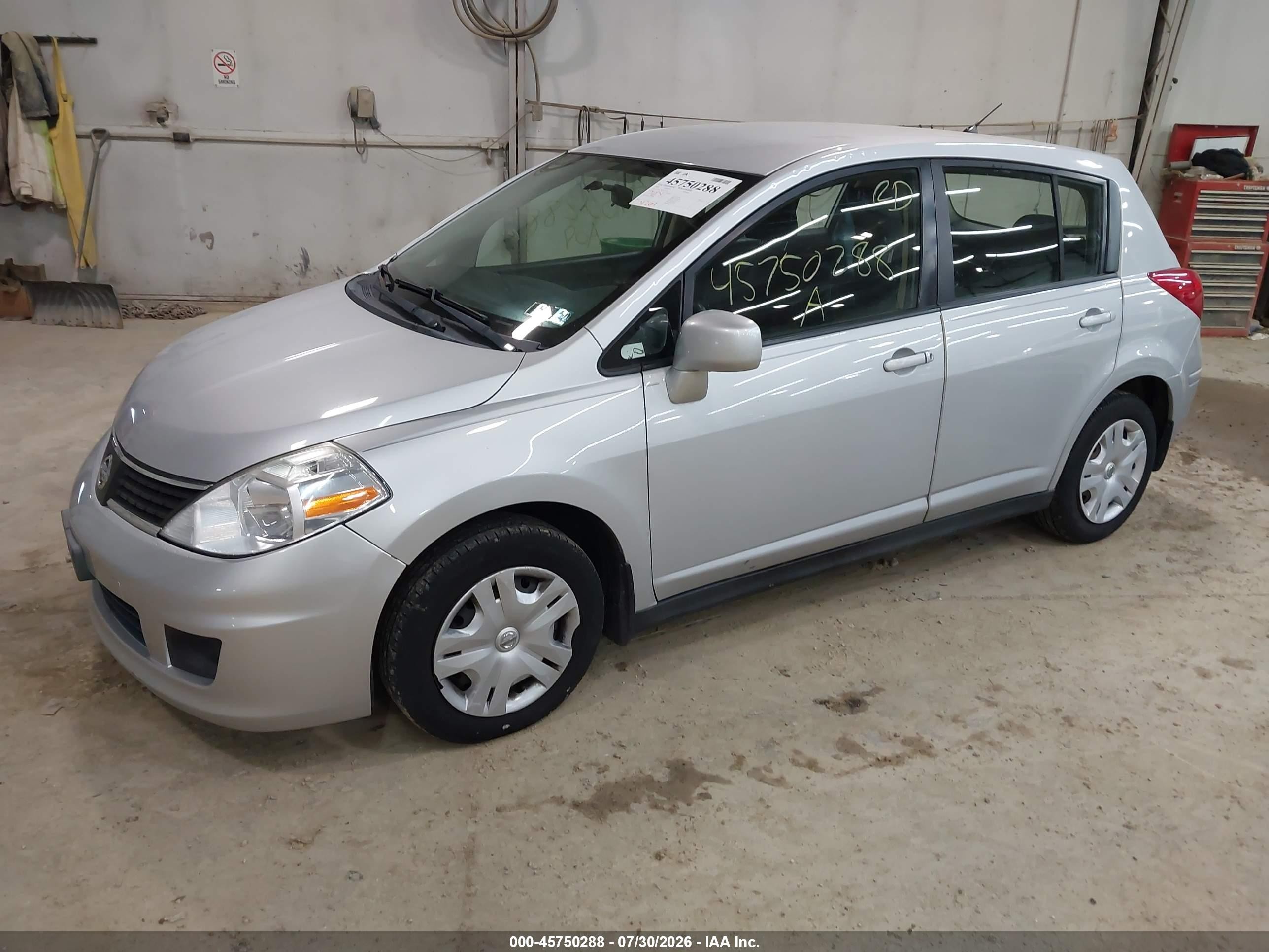 2009 Nissan Versa 1.8s Silver vin: 3N1BC13E49L374675