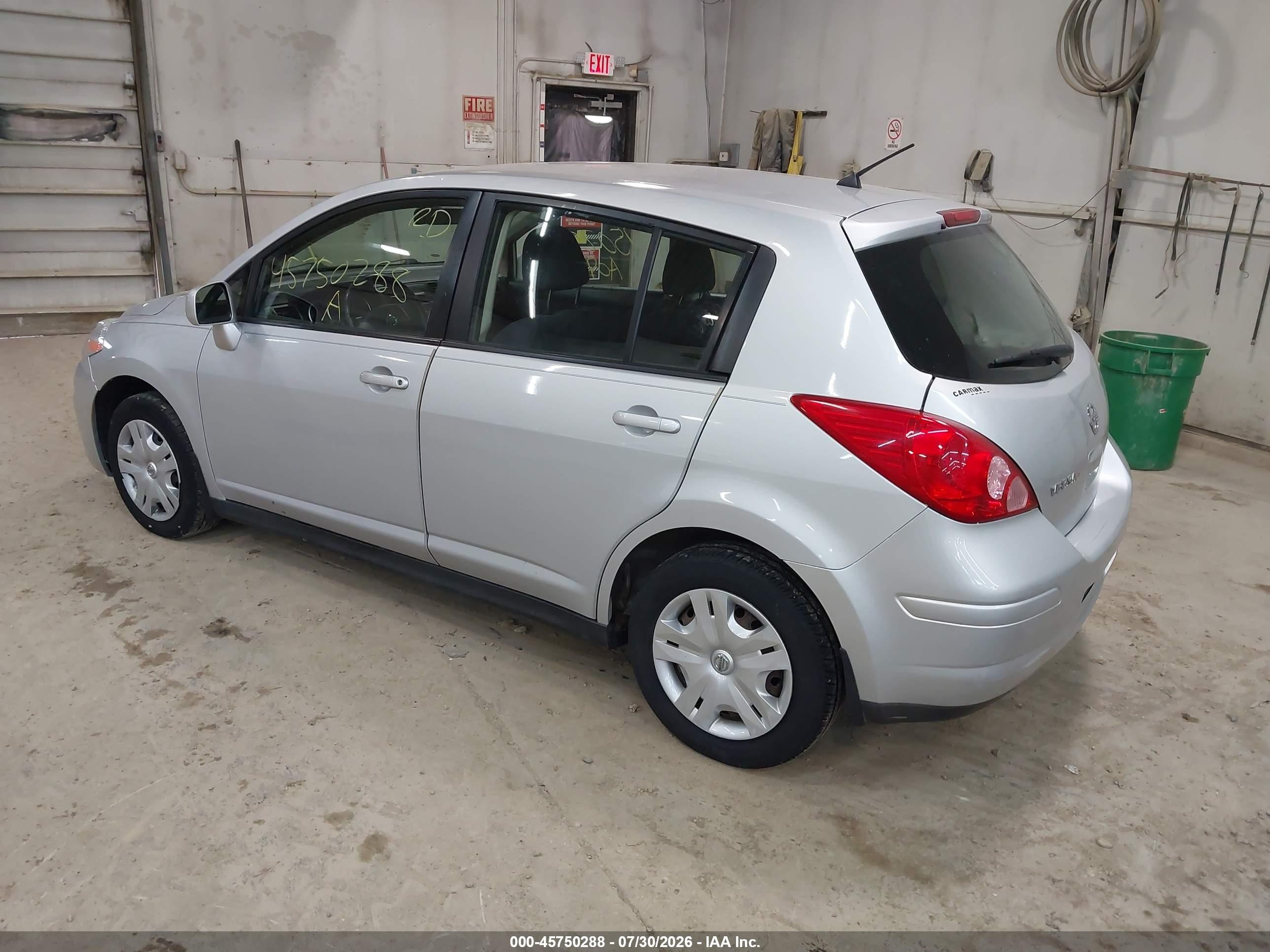 2009 Nissan Versa 1.8s Silver vin: 3N1BC13E49L374675