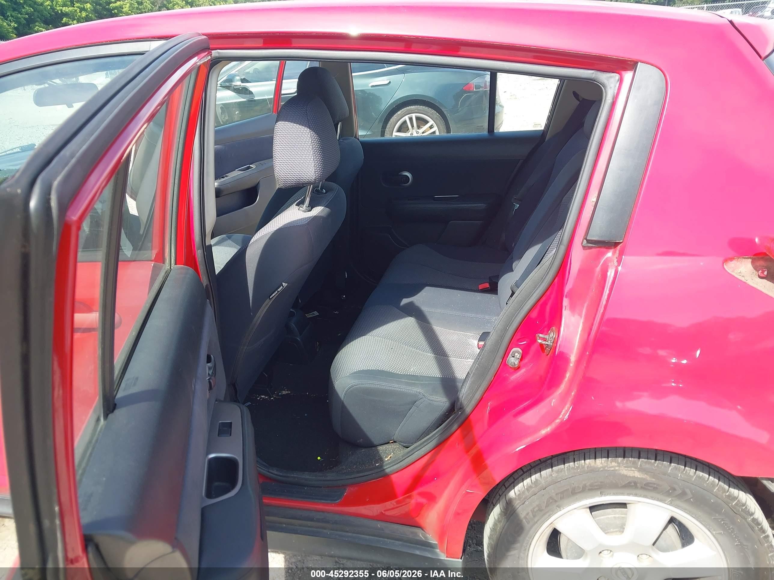 2009 Nissan Versa 1.8s Red vin: 3N1BC13E49L412969