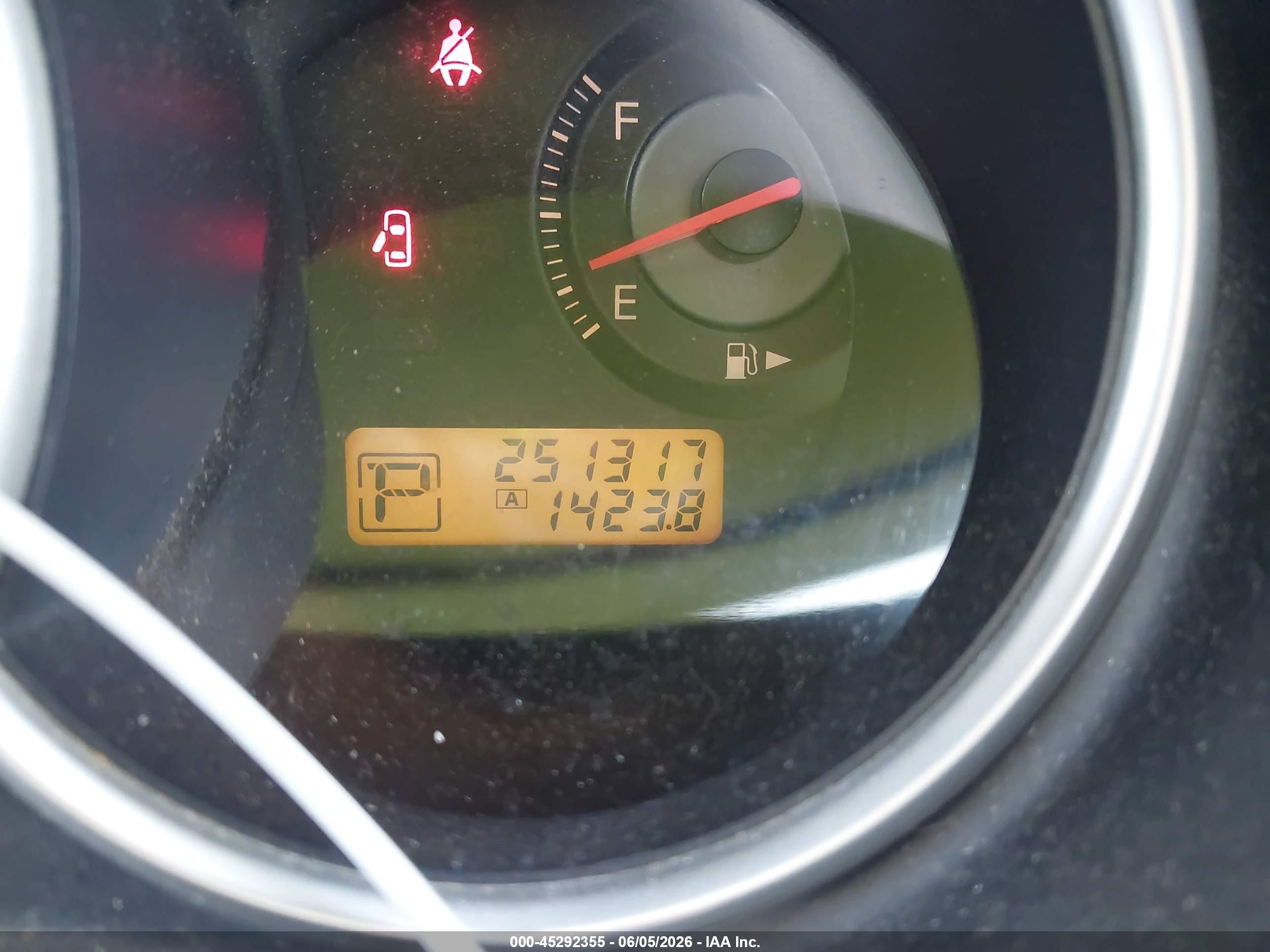 2009 Nissan Versa 1.8s Red vin: 3N1BC13E49L412969