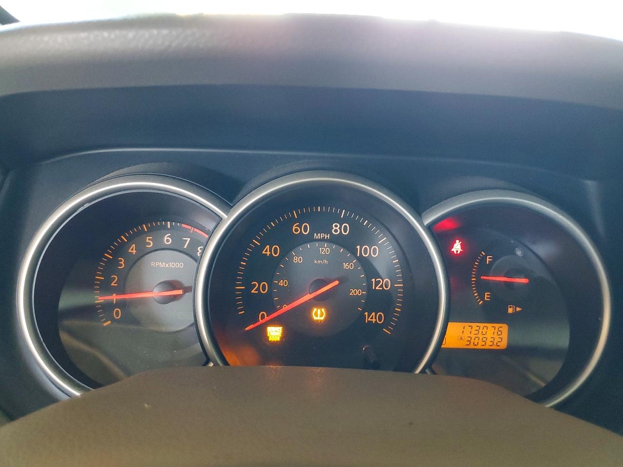 2009 Nissan Versa S Белый vin: 3N1BC13E49L487168