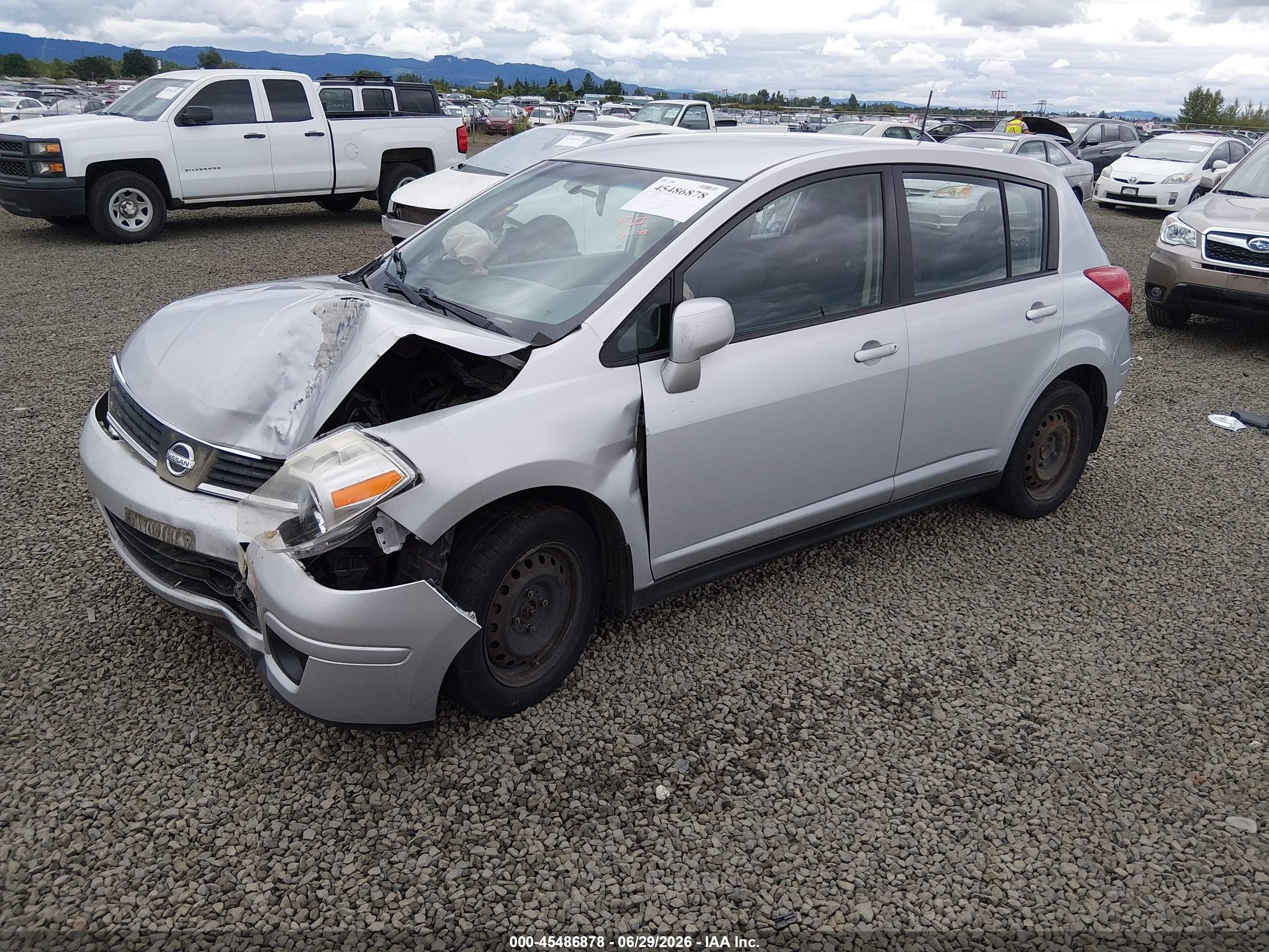 2007 Nissan Versa 1.8s Silver vin: 3N1BC13E57L406577
