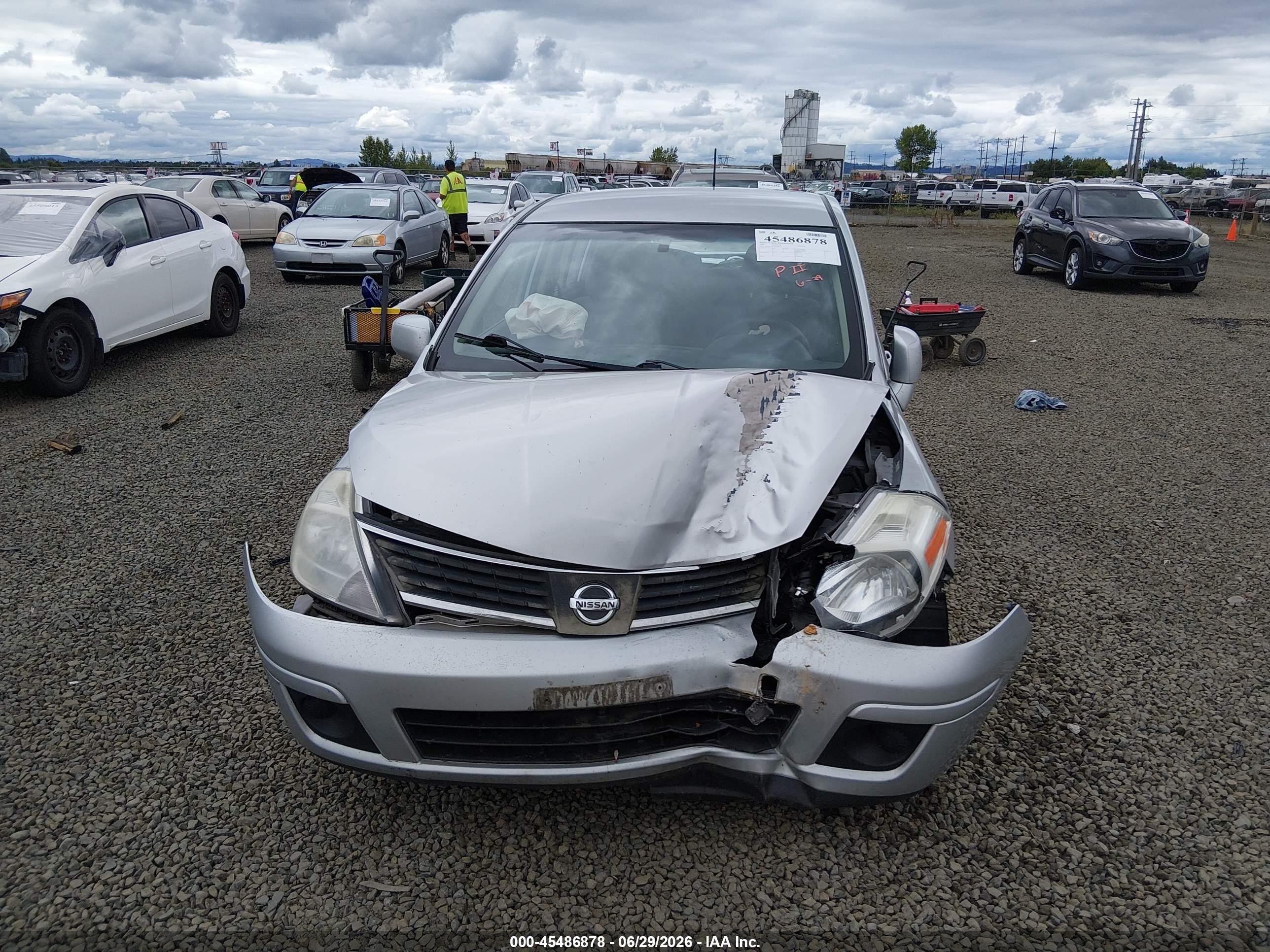 2007 Nissan Versa 1.8s Silver vin: 3N1BC13E57L406577