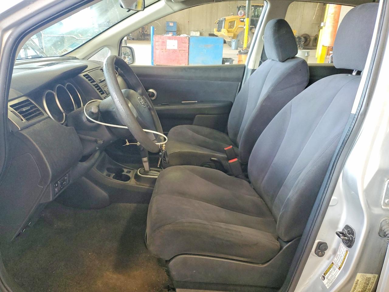 2008 Nissan Versa 1.8 S Silver vin: 3N1BC13E58L376207