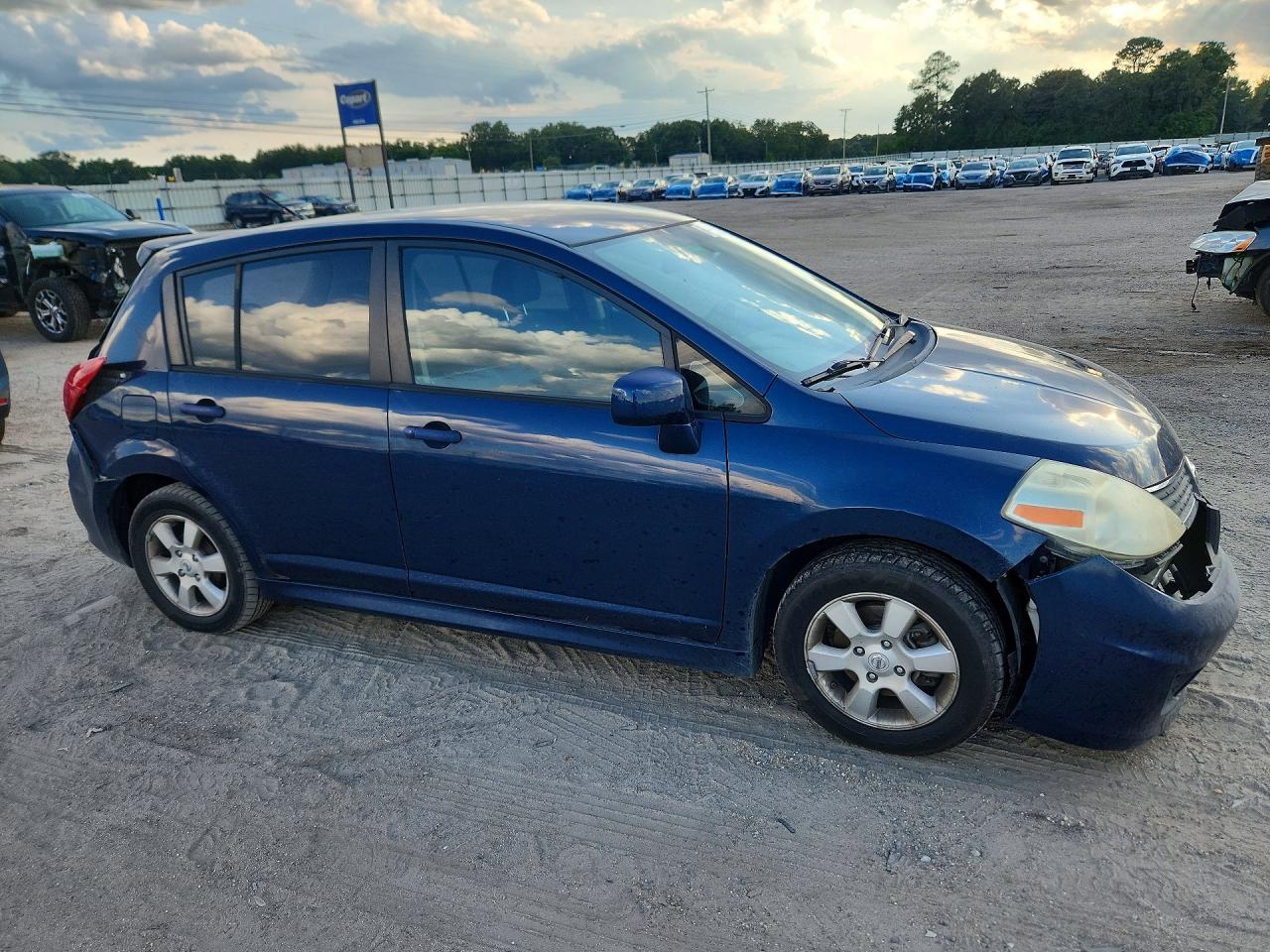 2008 Nissan Versa 1.8 S Blue vin: 3N1BC13E58L395307