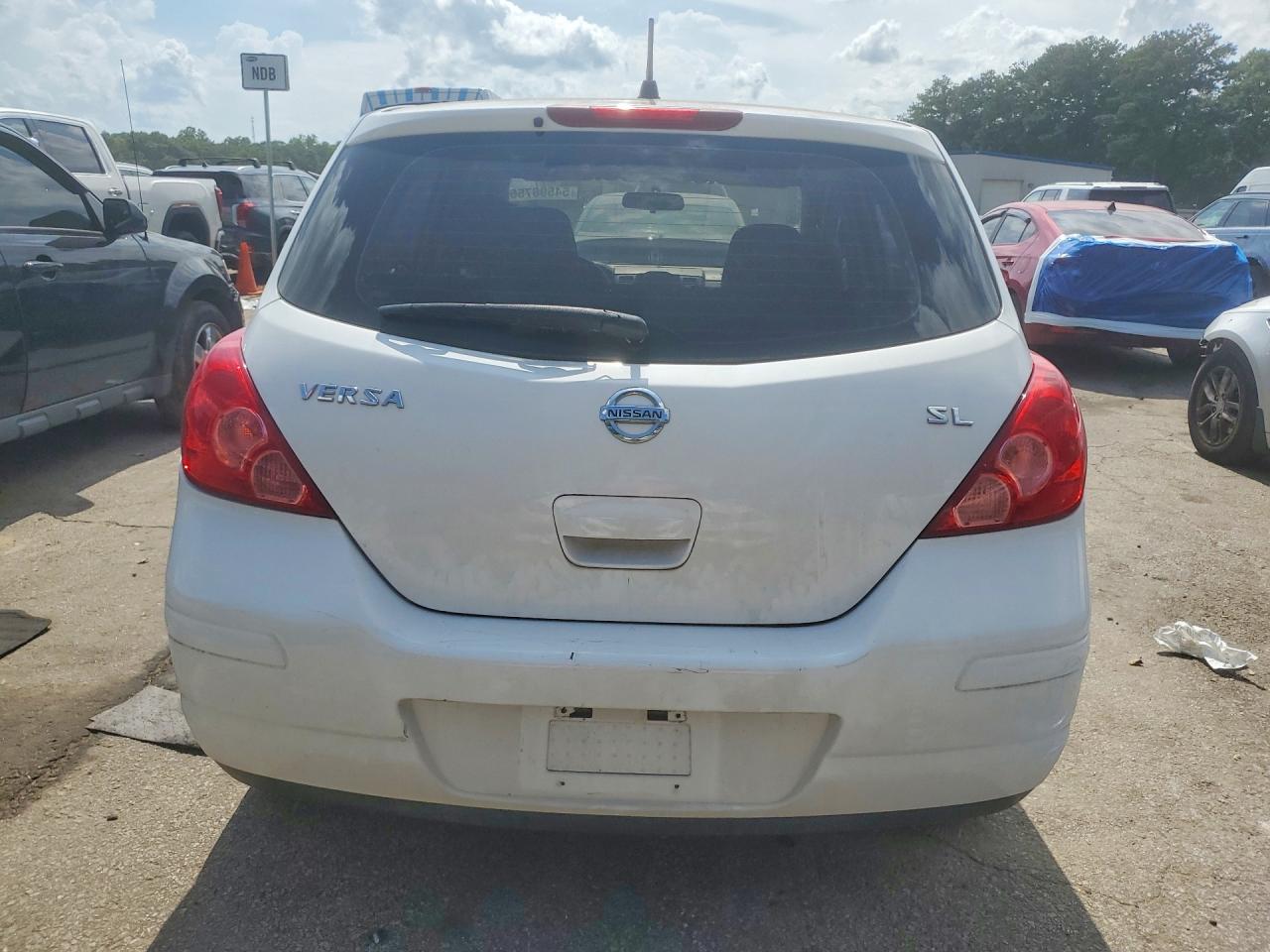 2008 Nissan Versa 1.8 S White vin: 3N1BC13E58L396635