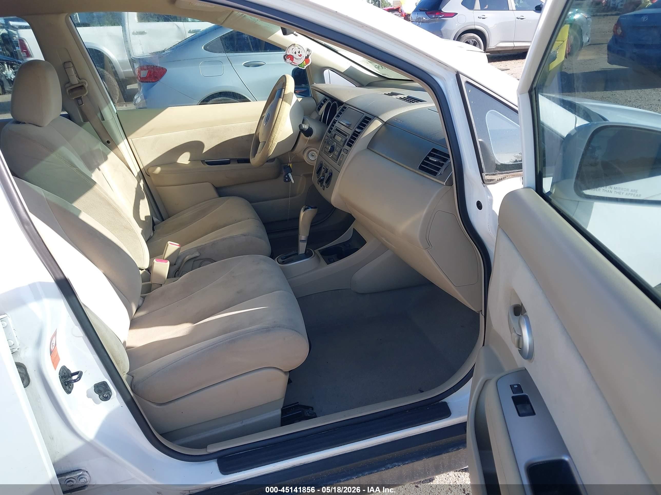 2008 Nissan Versa 1.8s White vin: 3N1BC13E58L458485