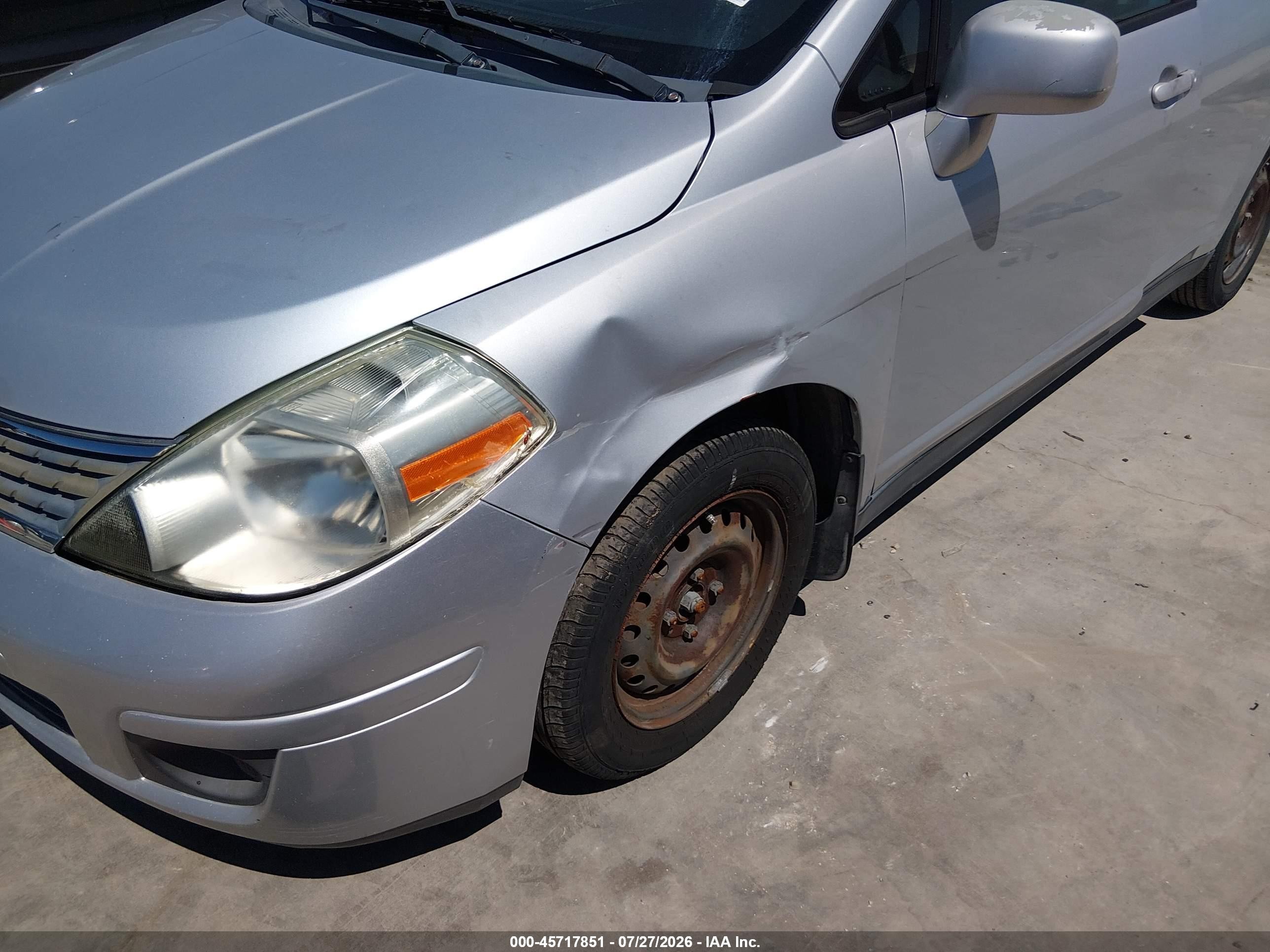 2009 Nissan Versa 1.8s Silver vin: 3N1BC13E59L351700