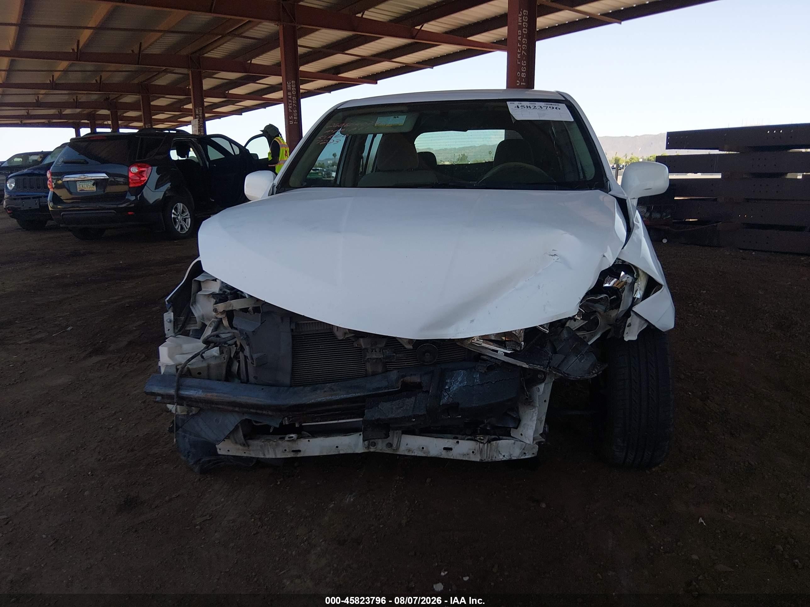 2009 Nissan Versa 1.8s White vin: 3N1BC13E59L357223