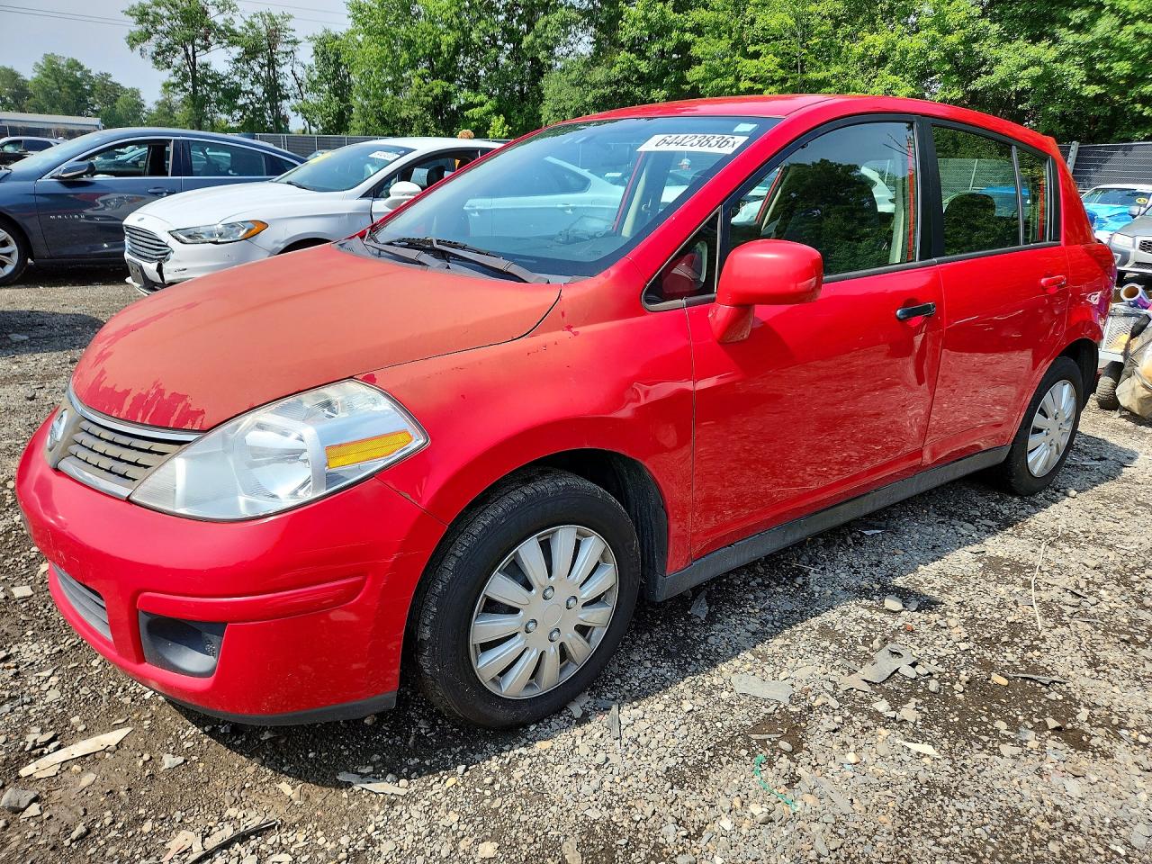2009 Nissan Versa 1.8 S Red vin: 3N1BC13E59L383336