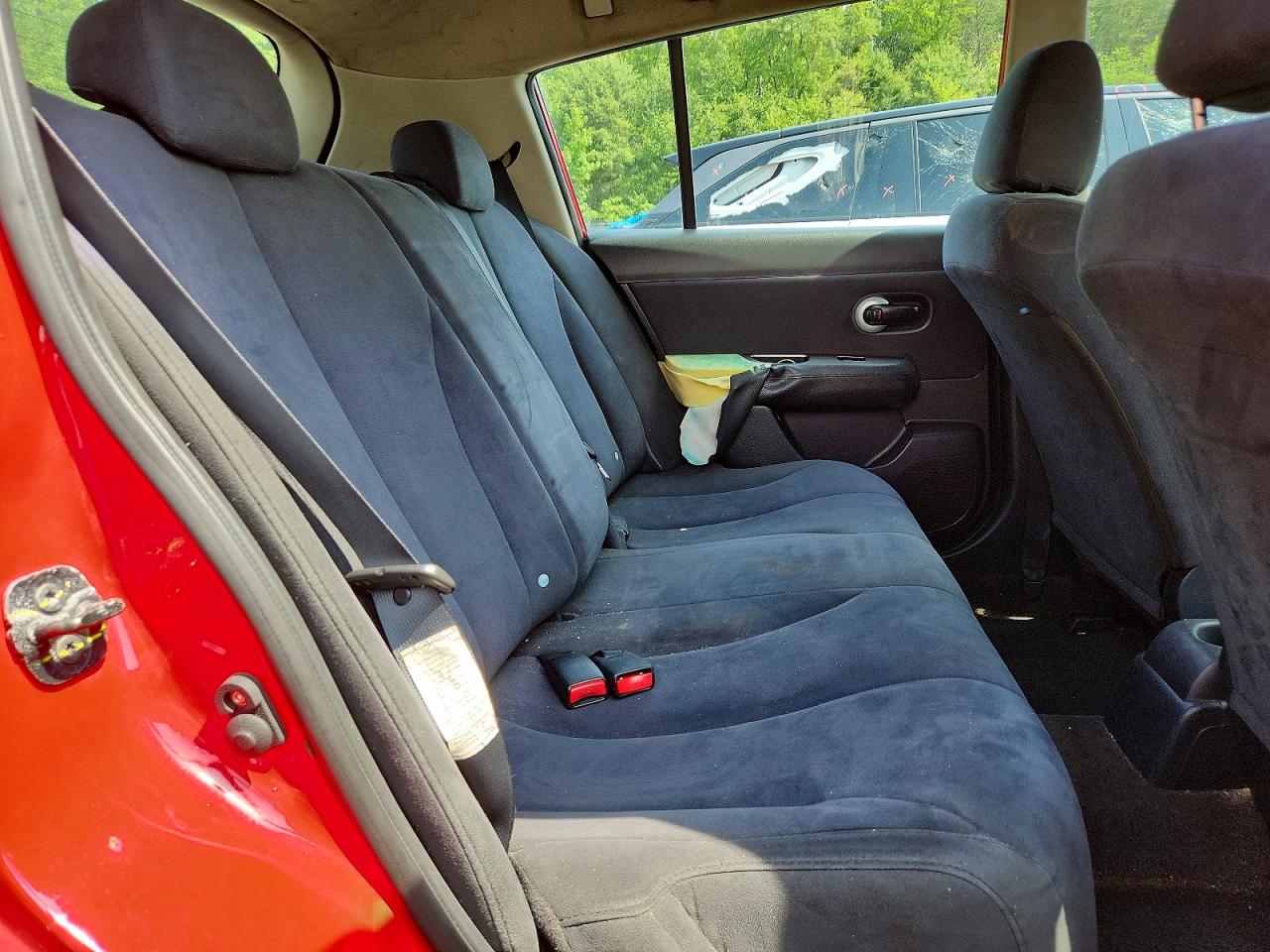 2009 Nissan Versa 1.8 S Red vin: 3N1BC13E59L383336