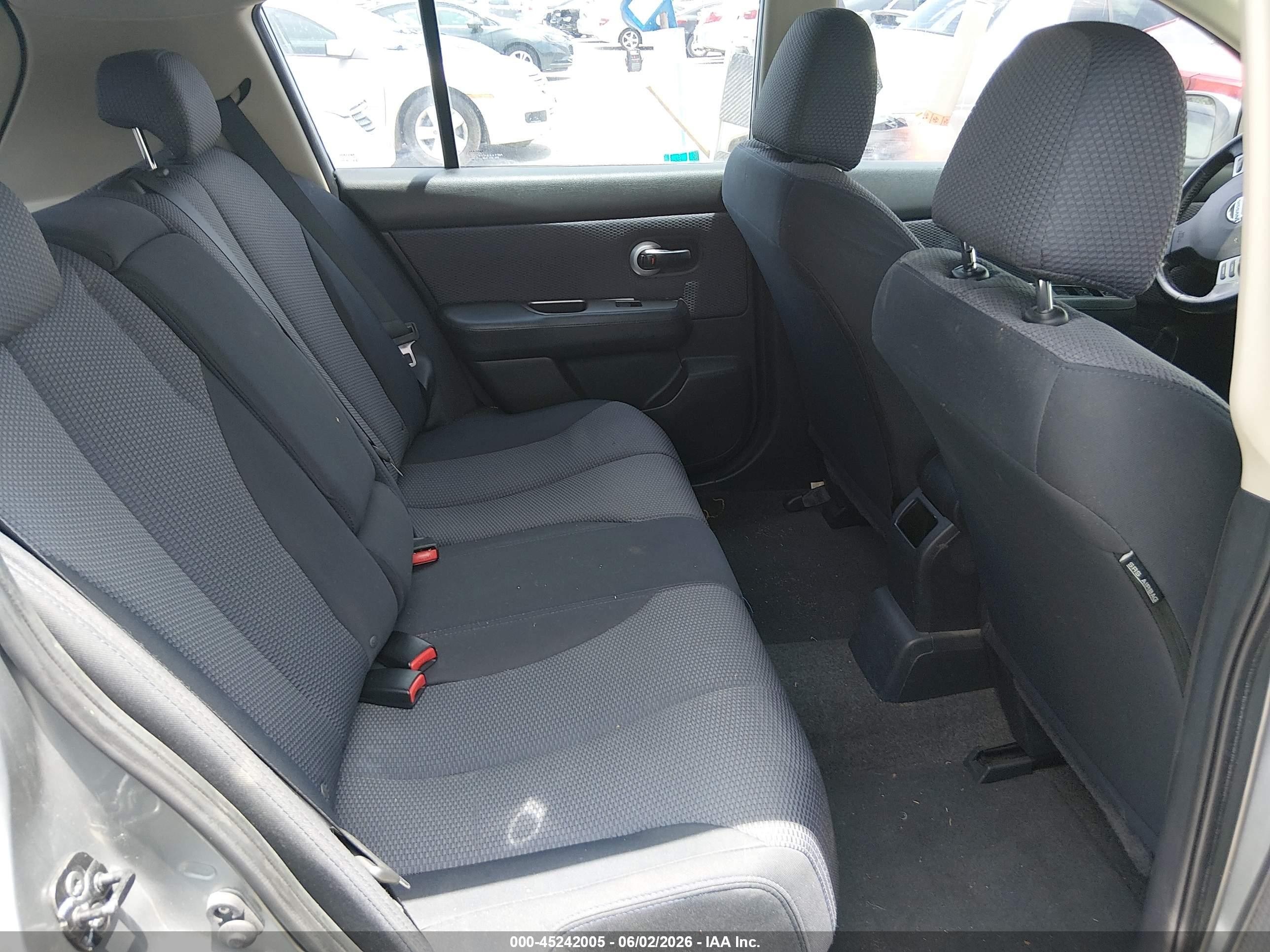 2009 Nissan Versa 1.8sl Silver vin: 3N1BC13E59L392103
