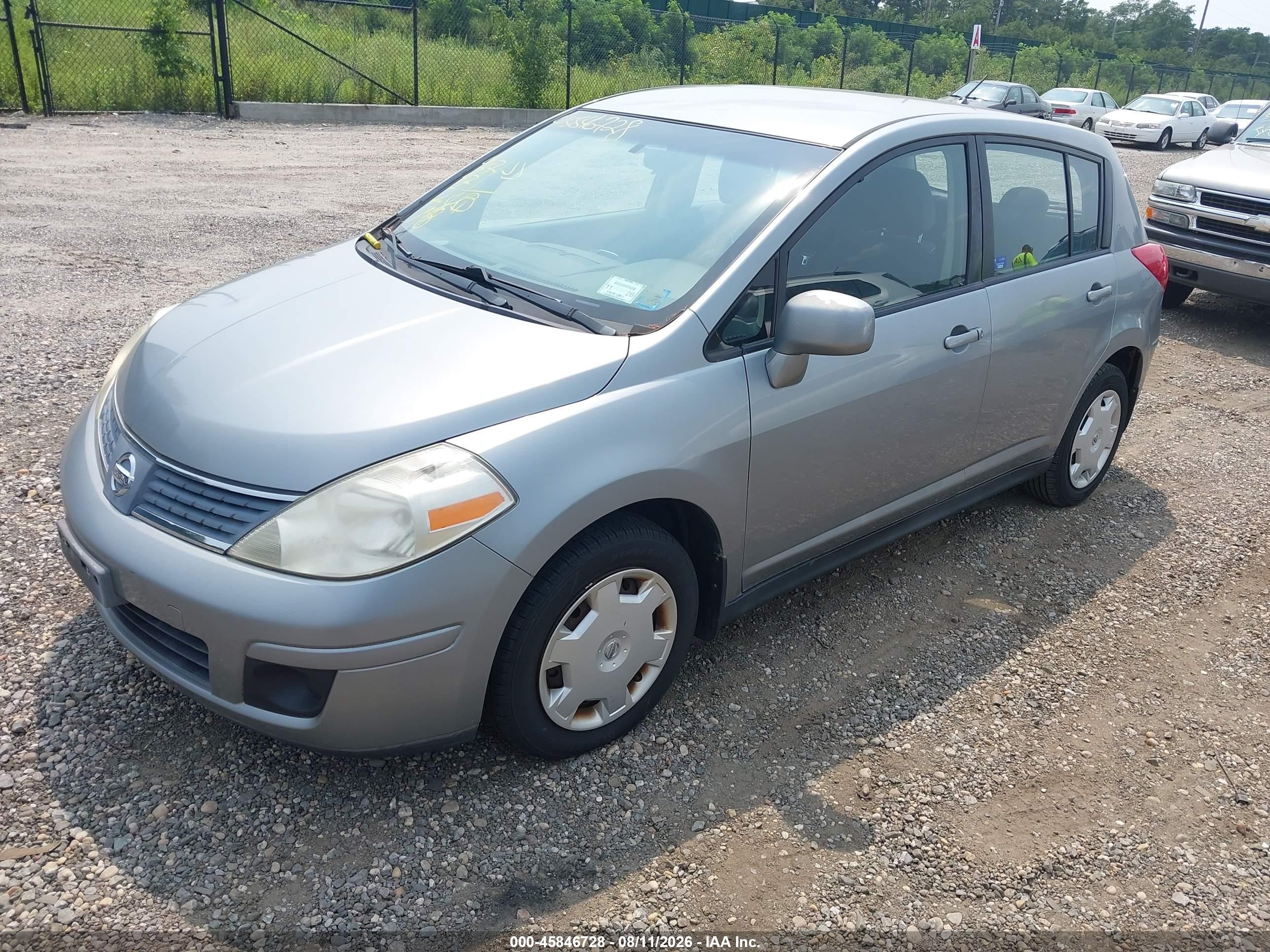 2009 Nissan Versa 1.8s Silver vin: 3N1BC13E59L450663