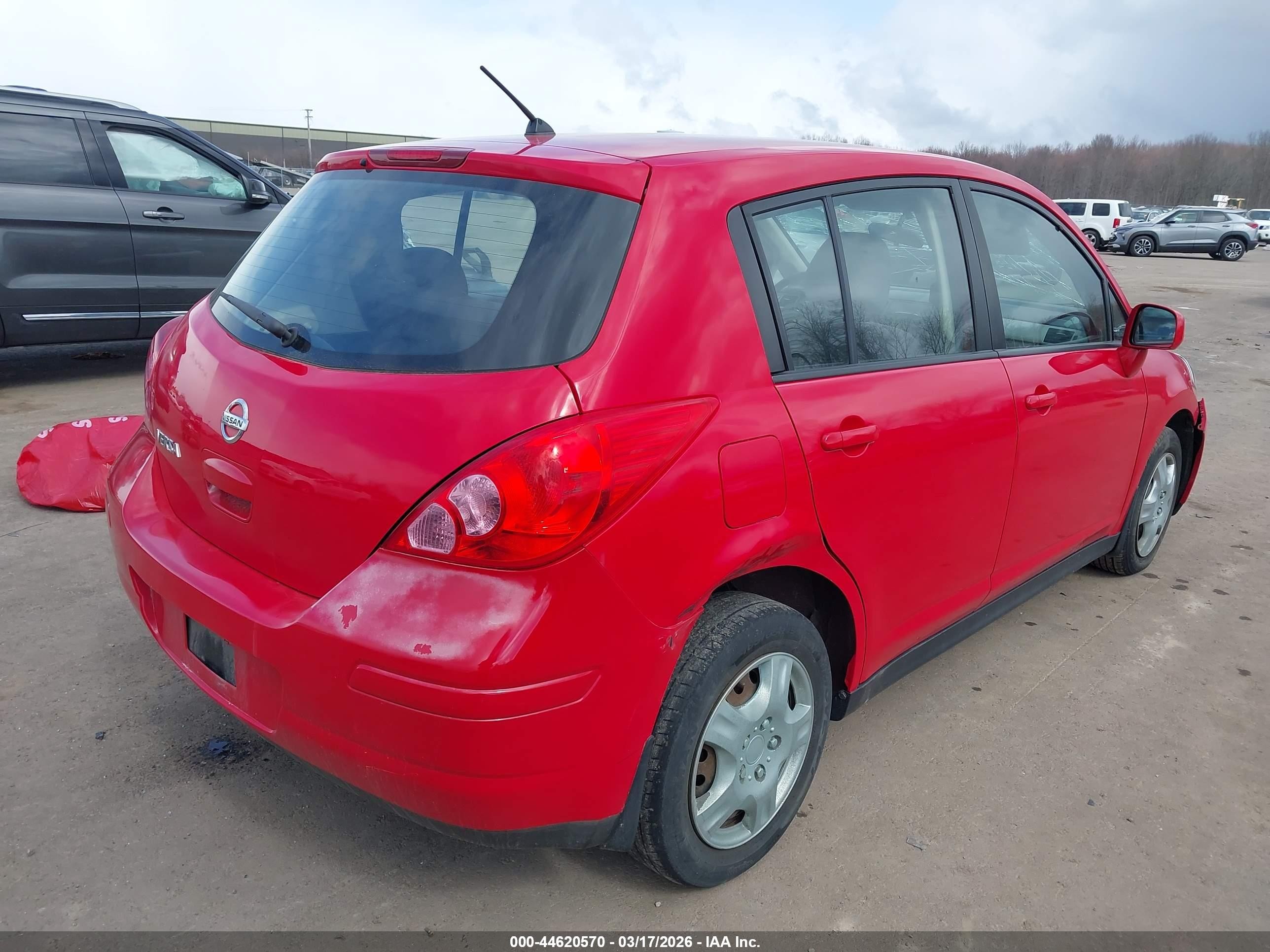 2009 Nissan Versa 1.8s Красный vin: 3N1BC13E59L455040