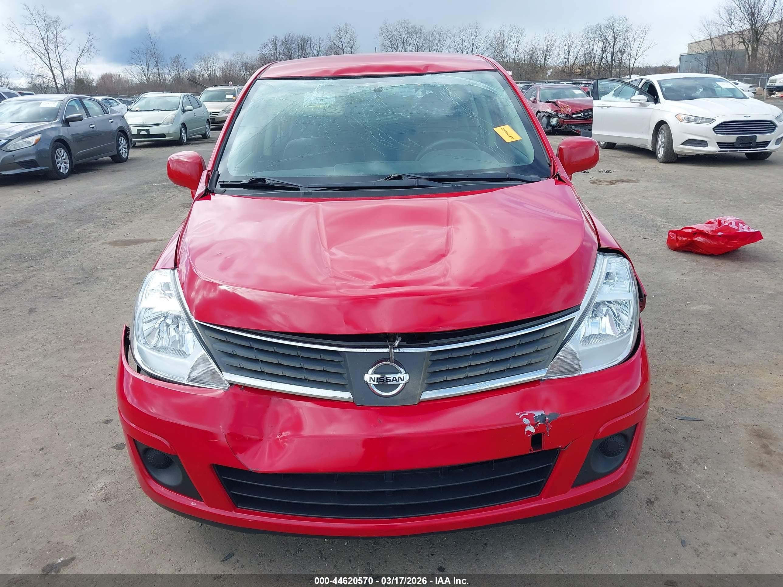 2009 Nissan Versa 1.8s Красный vin: 3N1BC13E59L455040