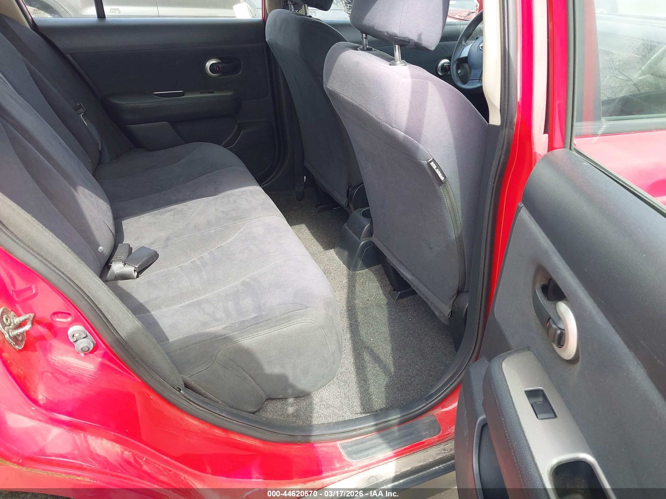 2009 Nissan Versa 1.8s Красный vin: 3N1BC13E59L455040