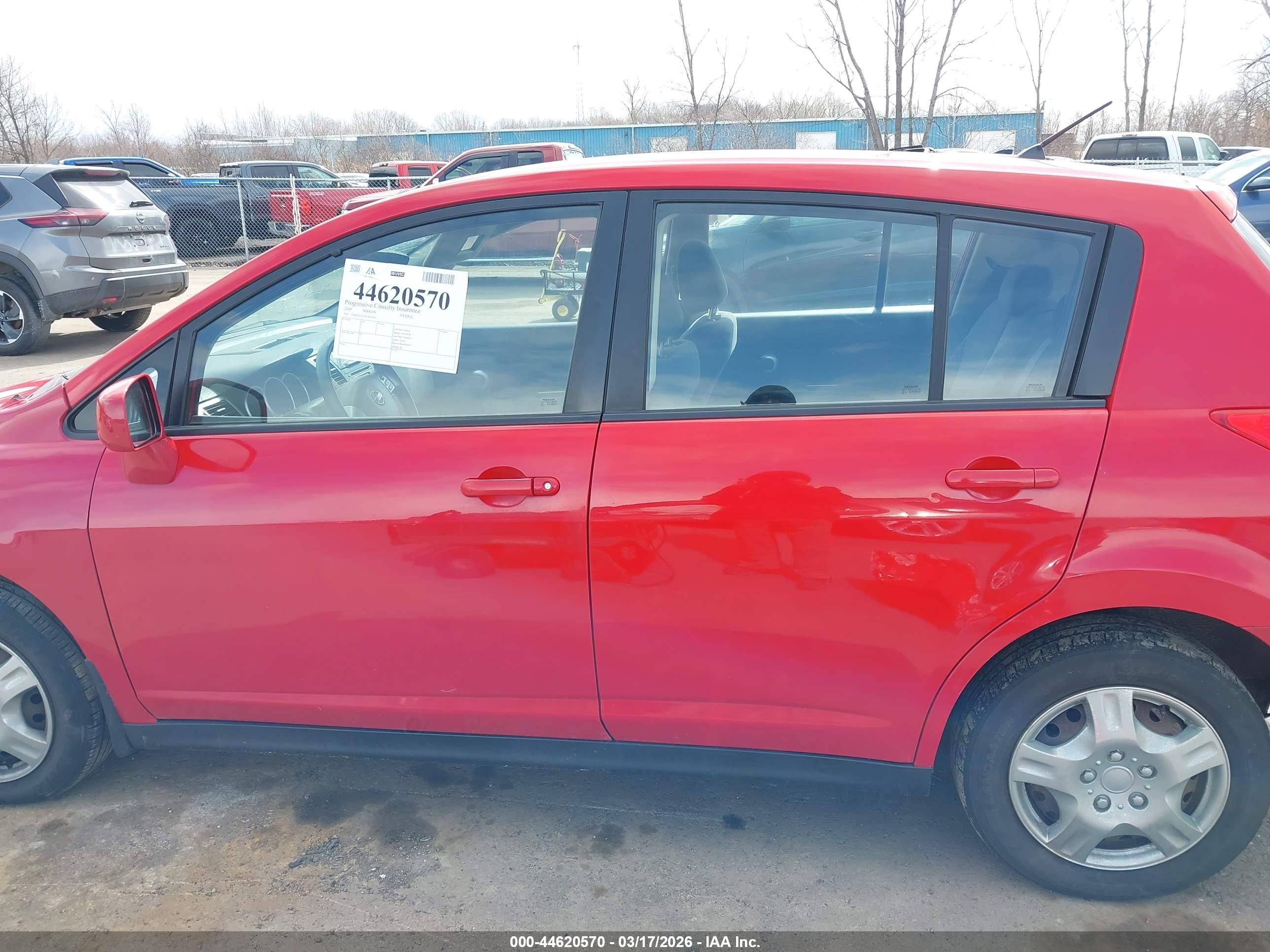 2009 Nissan Versa 1.8s Красный vin: 3N1BC13E59L455040