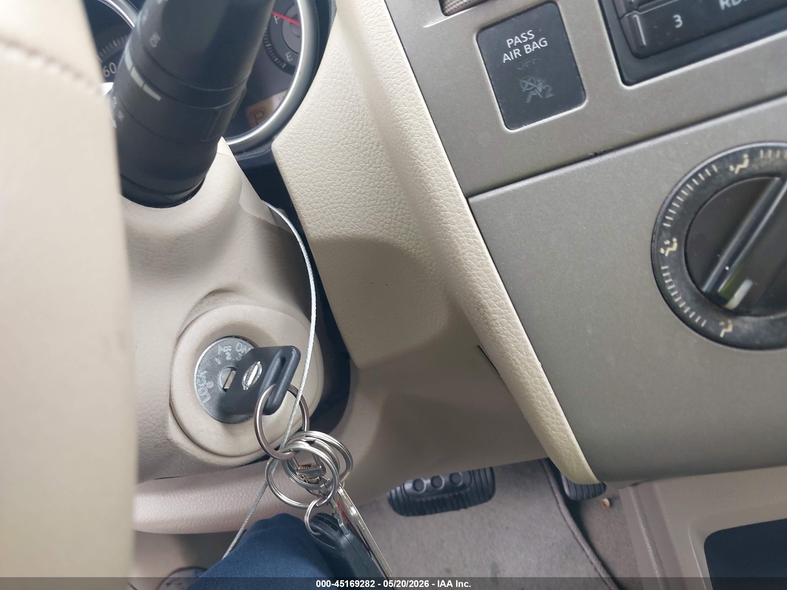 2009 Nissan Versa 1.8s Черный vin: 3N1BC13E59L471920