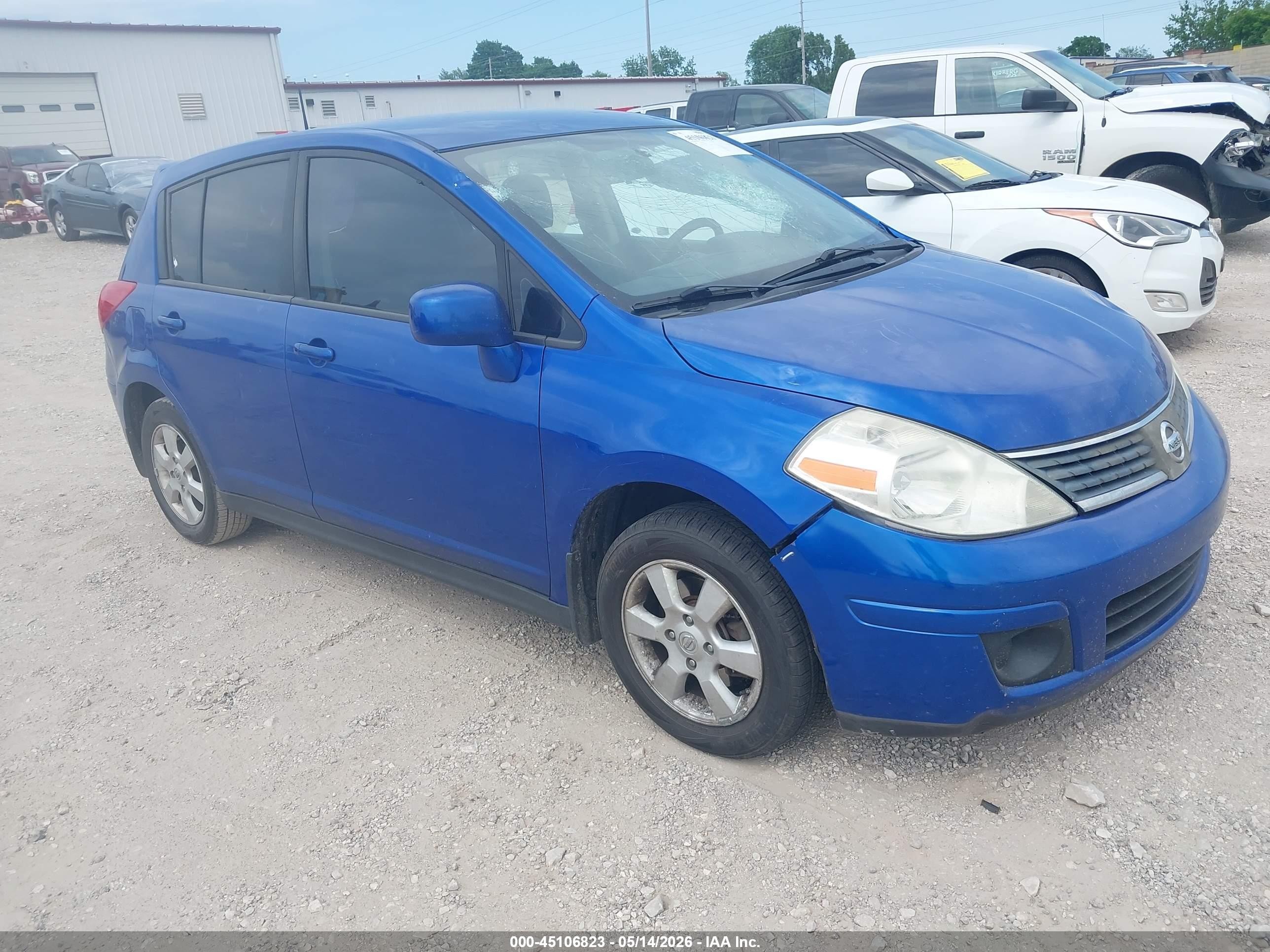 2009 Nissan Versa 1.8s Blue vin: 3N1BC13E59L475367