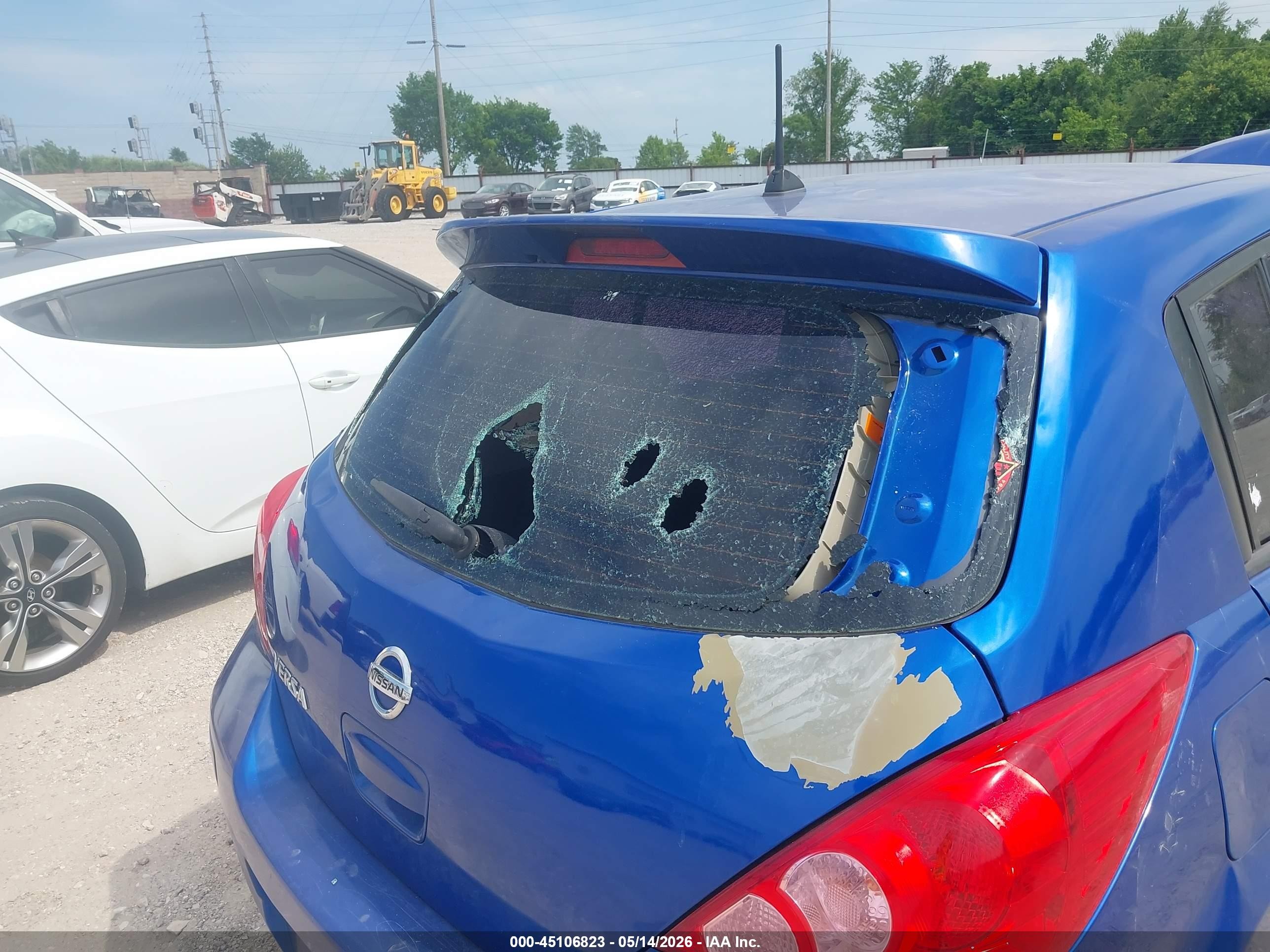 2009 Nissan Versa 1.8s Blue vin: 3N1BC13E59L475367