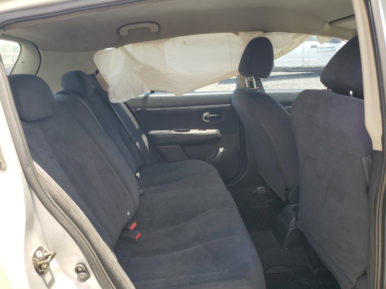 2007 Nissan Versa 1.8 S Silver vin: 3N1BC13E67L394102