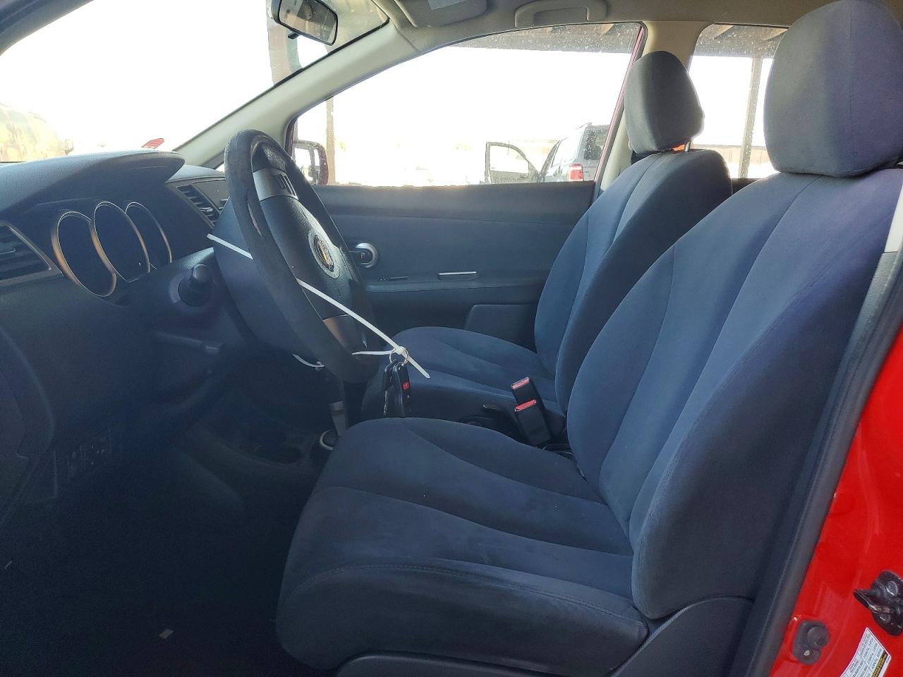 2009 Nissan Versa 1.8 S Red vin: 3N1BC13E69L371289