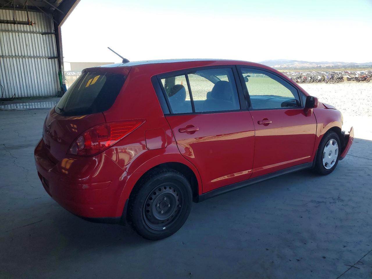 2009 Nissan Versa 1.8 S Red vin: 3N1BC13E69L371289