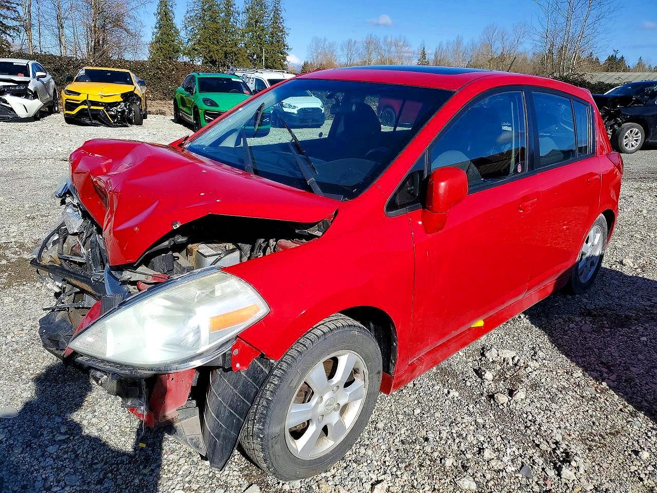 2009 Nissan Versa 1.8 S Red vin: 3N1BC13E69L394653