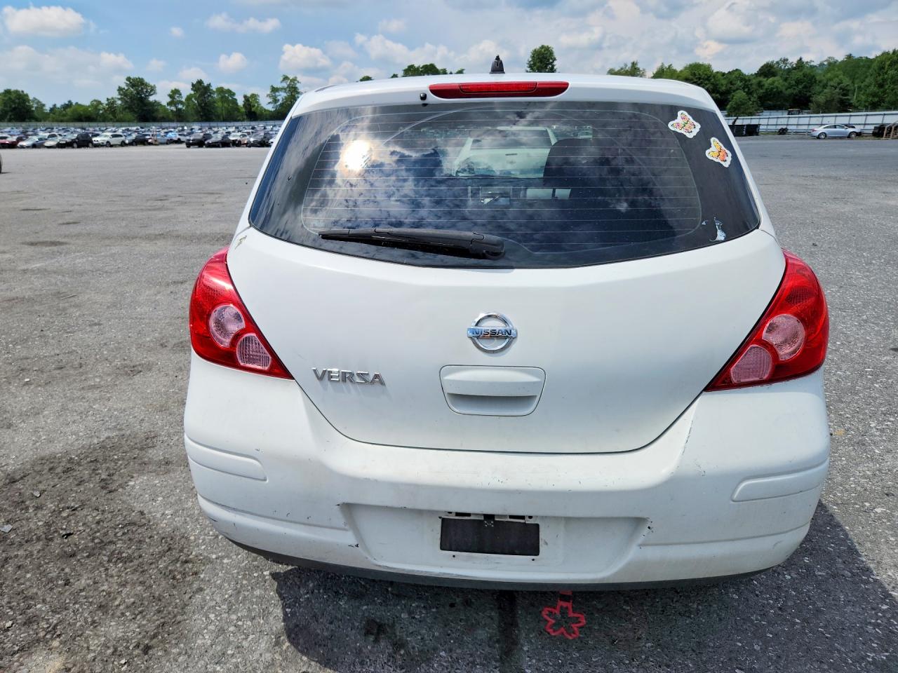 2009 Nissan Versa 1.8 S White vin: 3N1BC13E69L401262