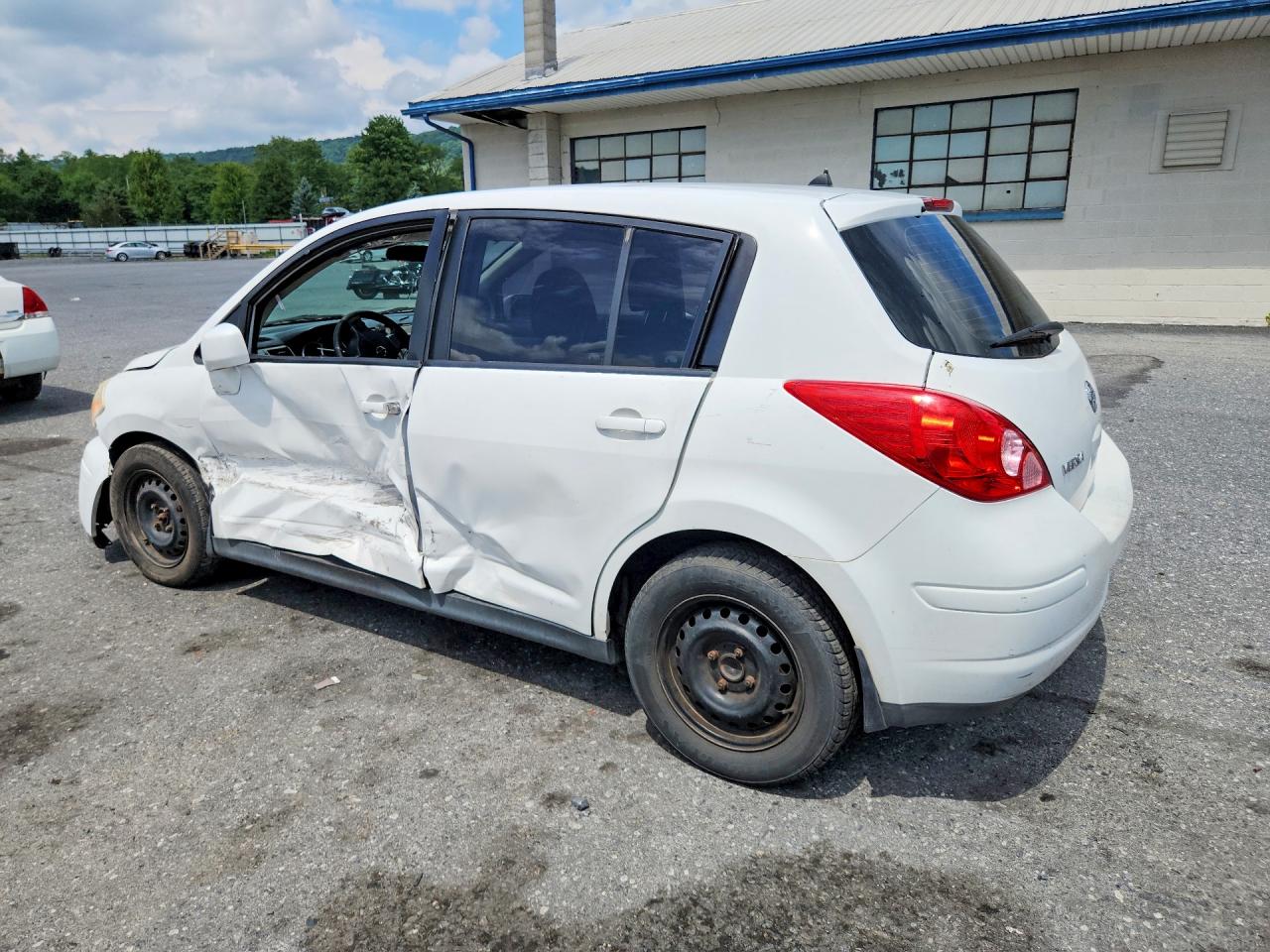 2009 Nissan Versa 1.8 S White vin: 3N1BC13E69L401262
