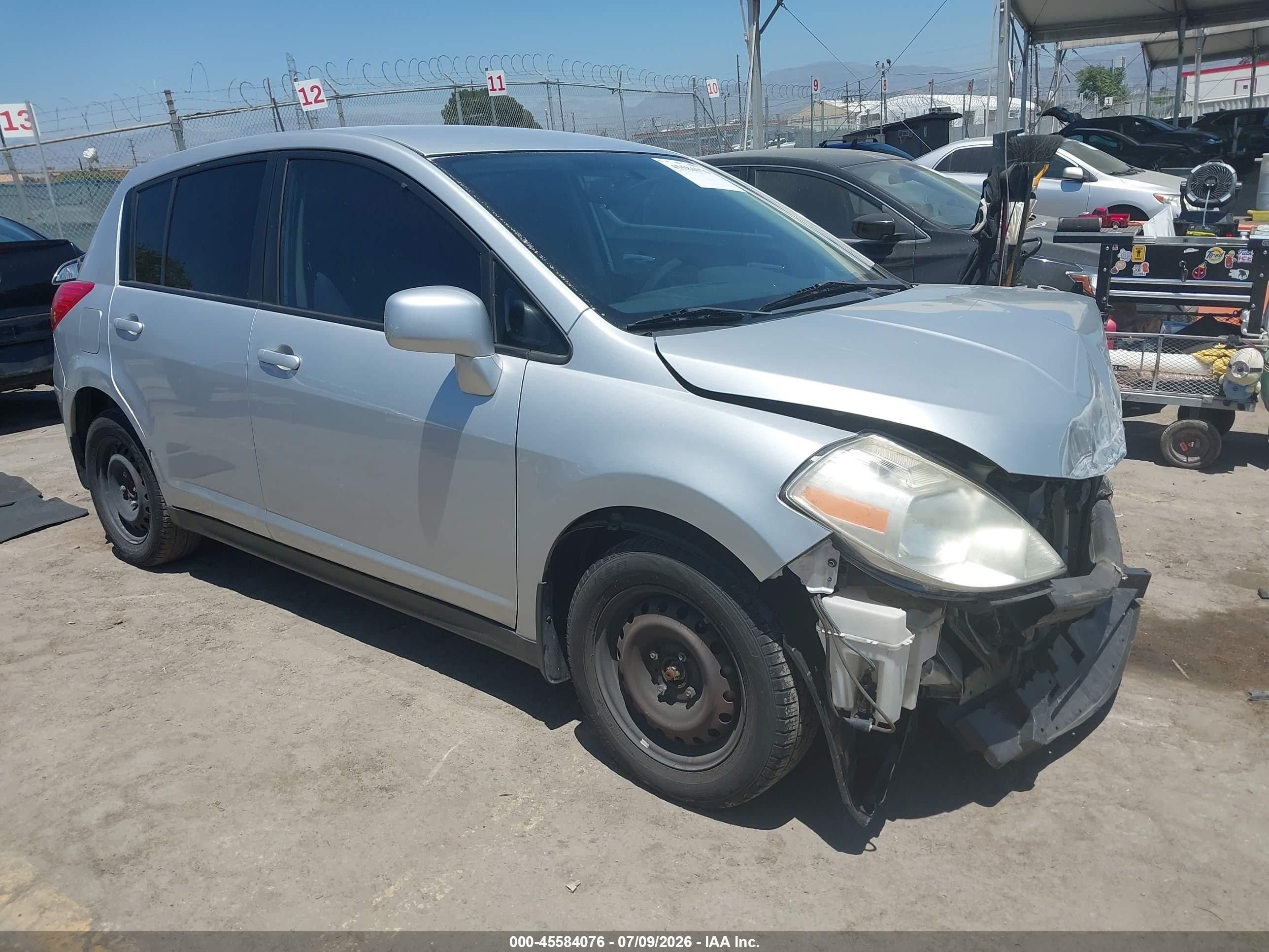 2009 Nissan Versa 1.8s Silver vin: 3N1BC13E69L402038