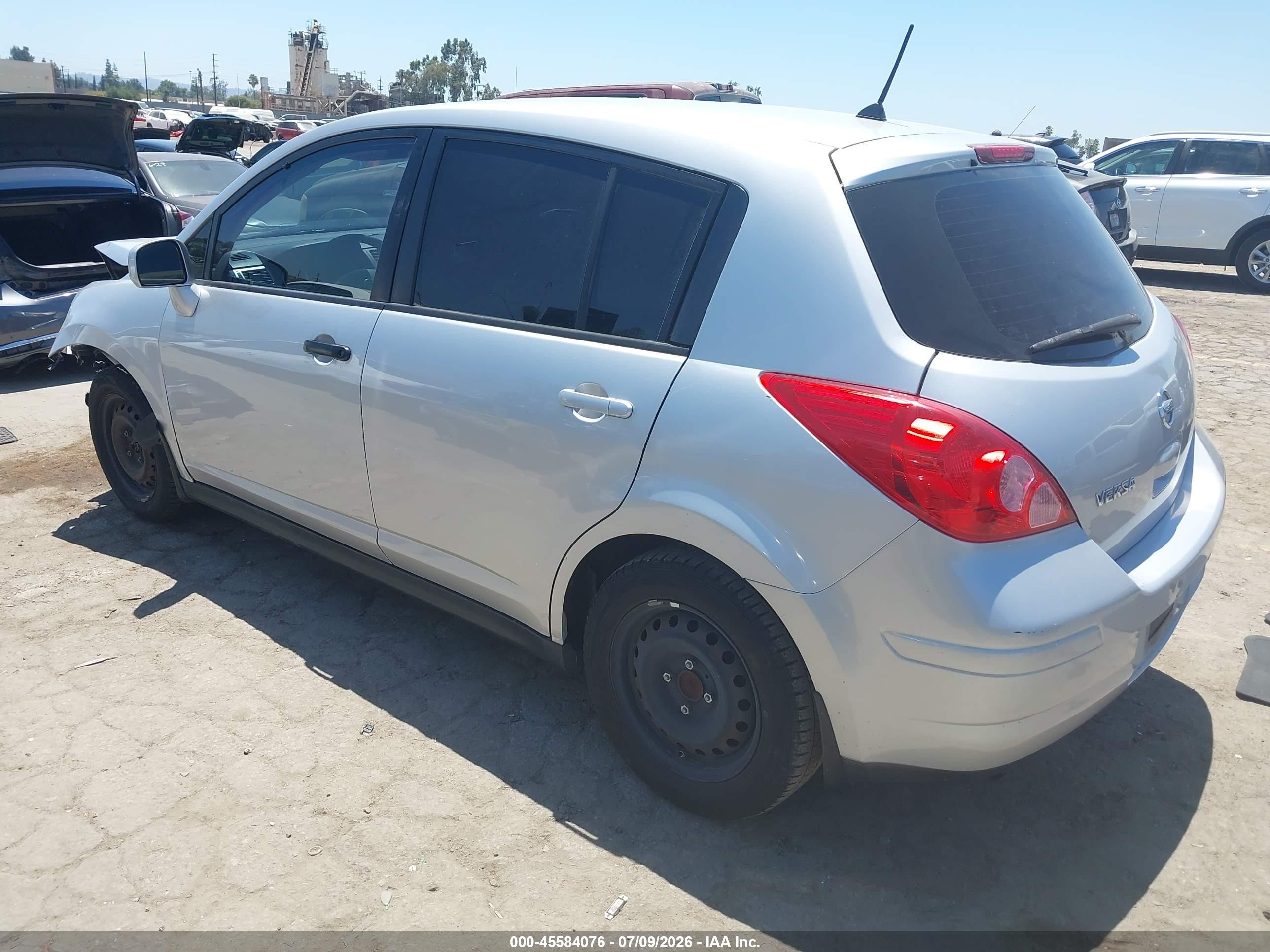 2009 Nissan Versa 1.8s Silver vin: 3N1BC13E69L402038