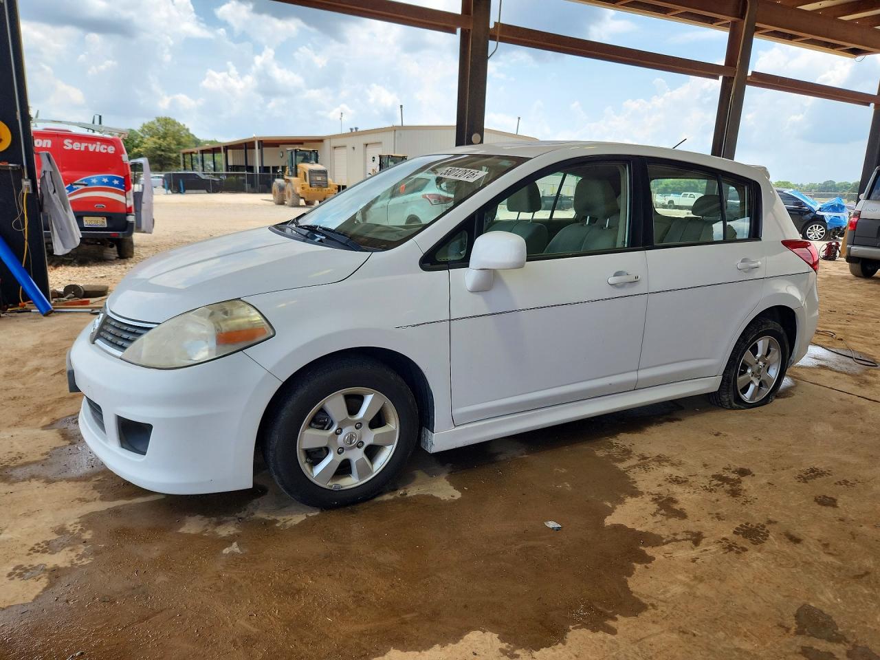 2009 Nissan Versa 1.8 S White vin: 3N1BC13E69L425464