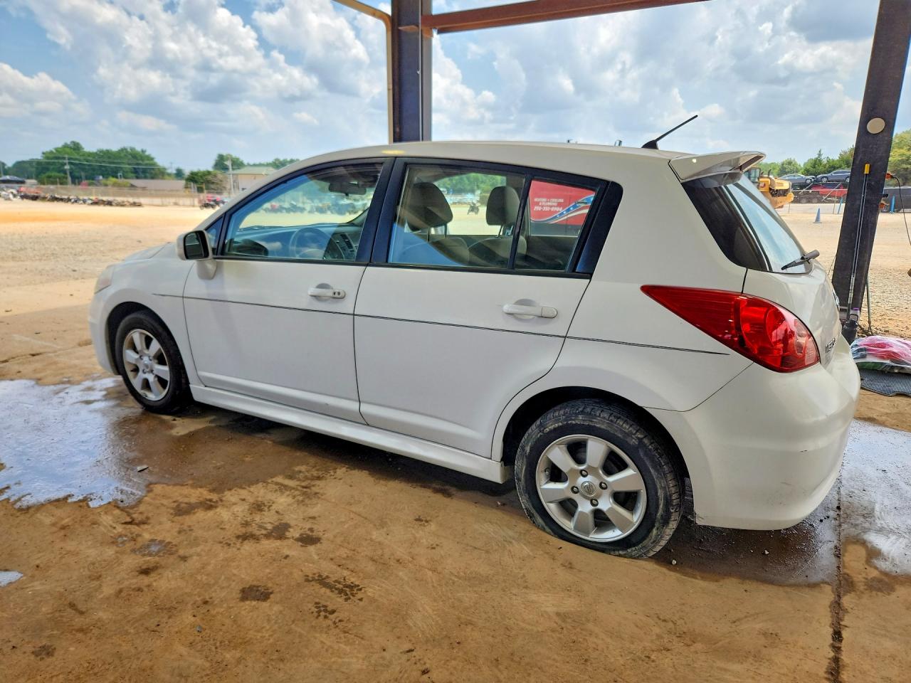 2009 Nissan Versa 1.8 S White vin: 3N1BC13E69L425464