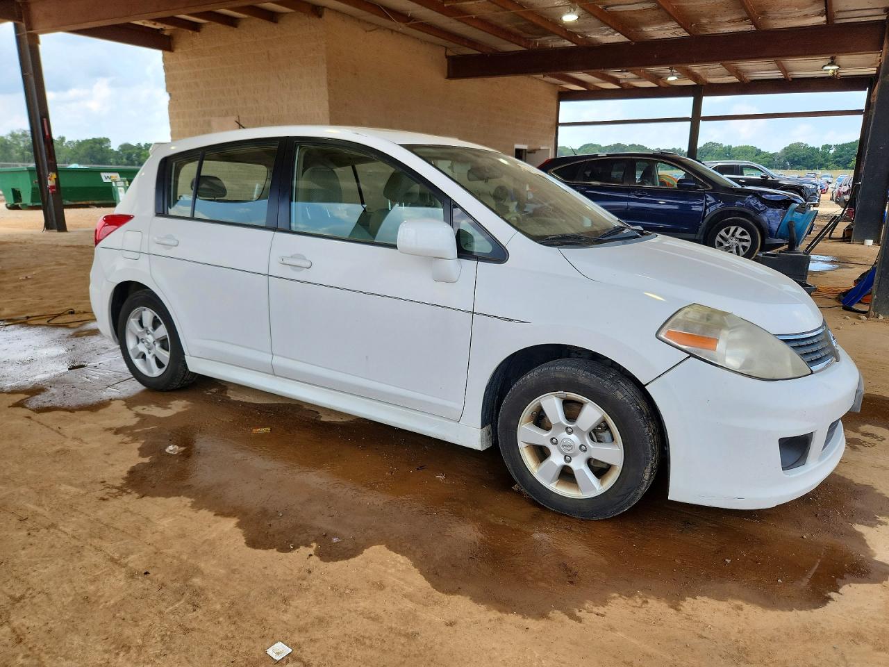 2009 Nissan Versa 1.8 S White vin: 3N1BC13E69L425464