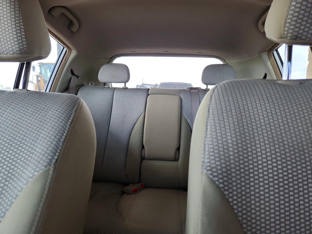2009 Nissan Versa 1.8 S White vin: 3N1BC13E69L425464