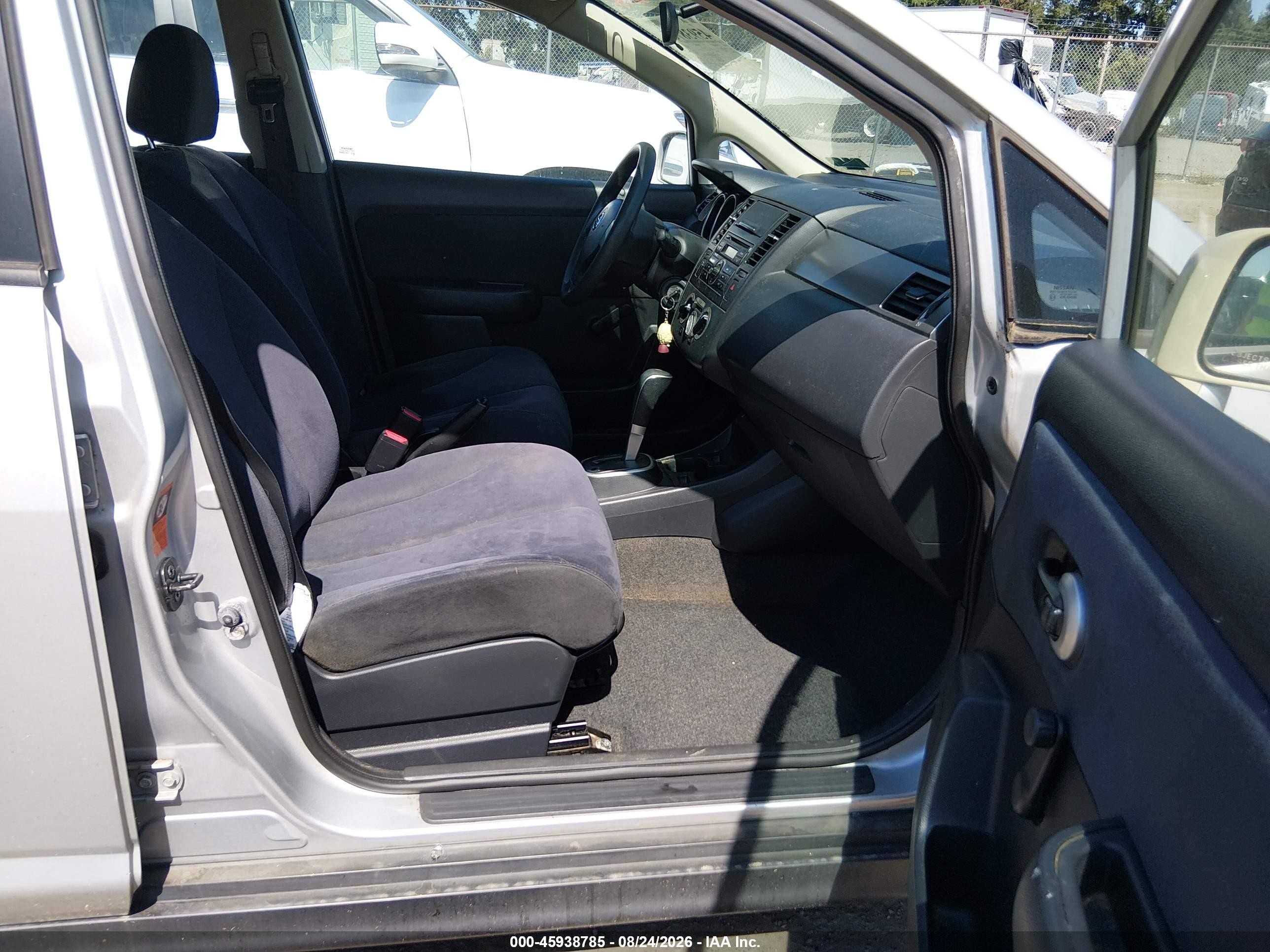 2009 Nissan Versa 1.8s Silver vin: 3N1BC13E69L426145