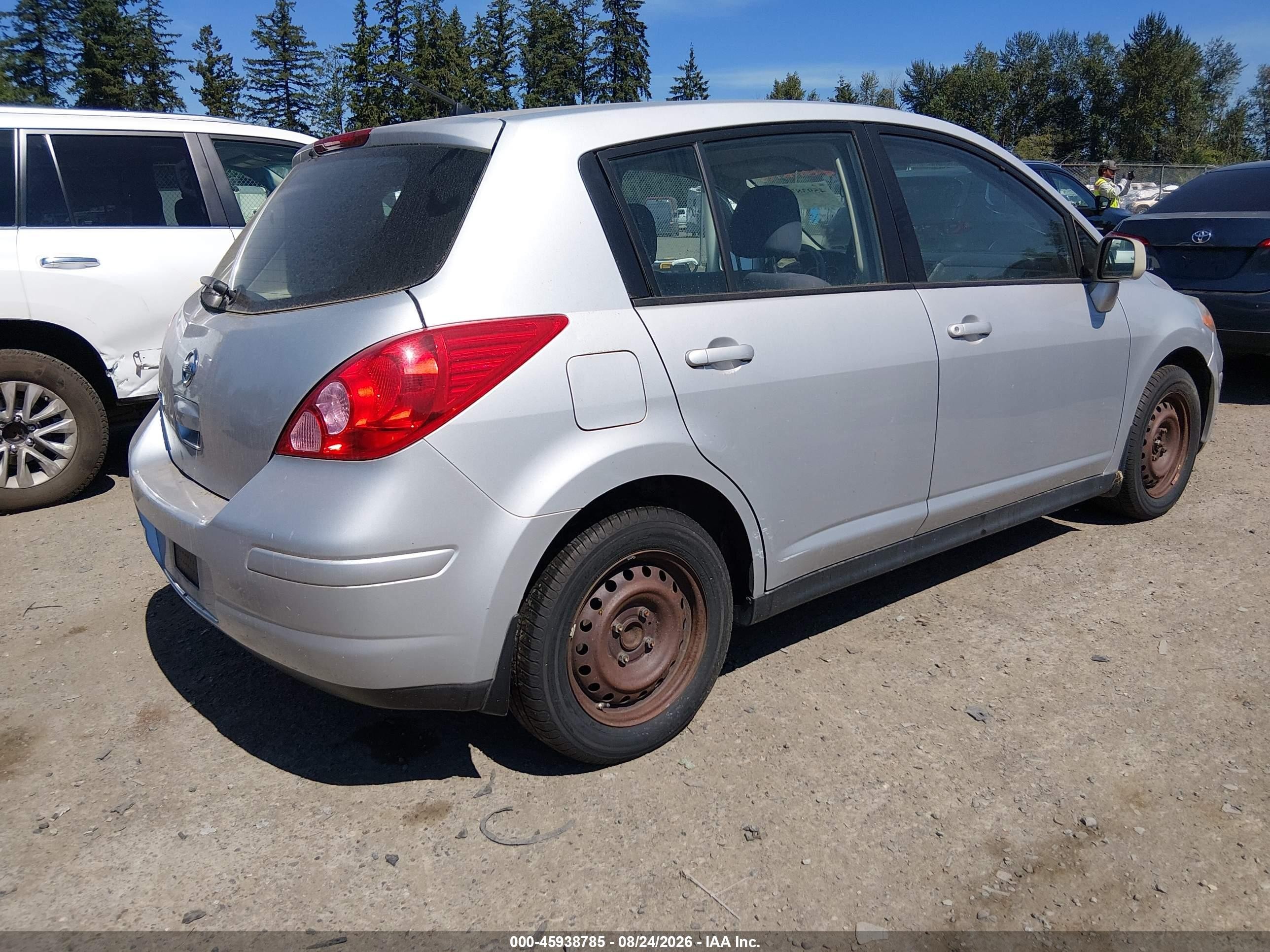 2009 Nissan Versa 1.8s Silver vin: 3N1BC13E69L426145