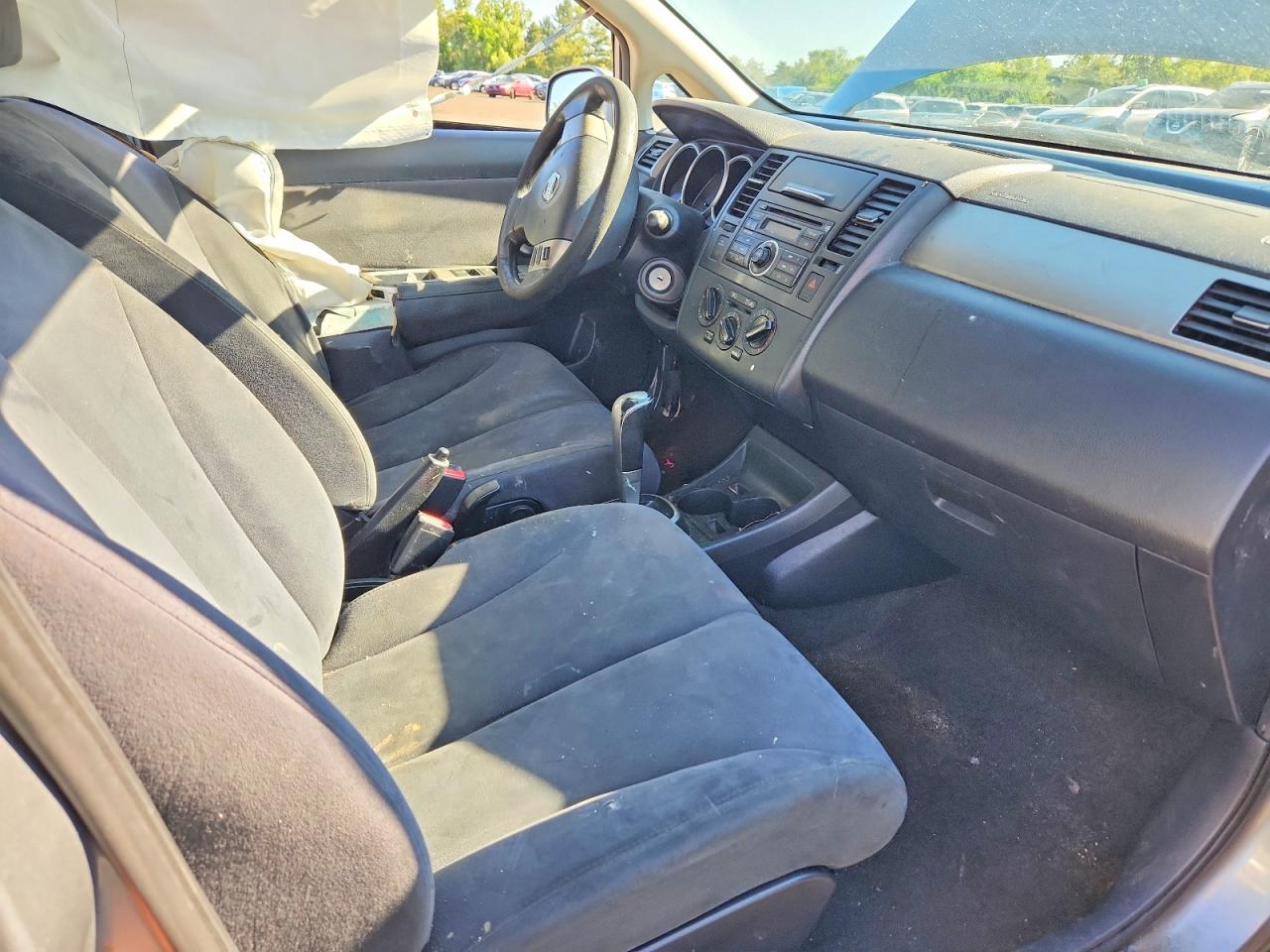 2009 Nissan Versa 1.8 S Silver vin: 3N1BC13E69L443706