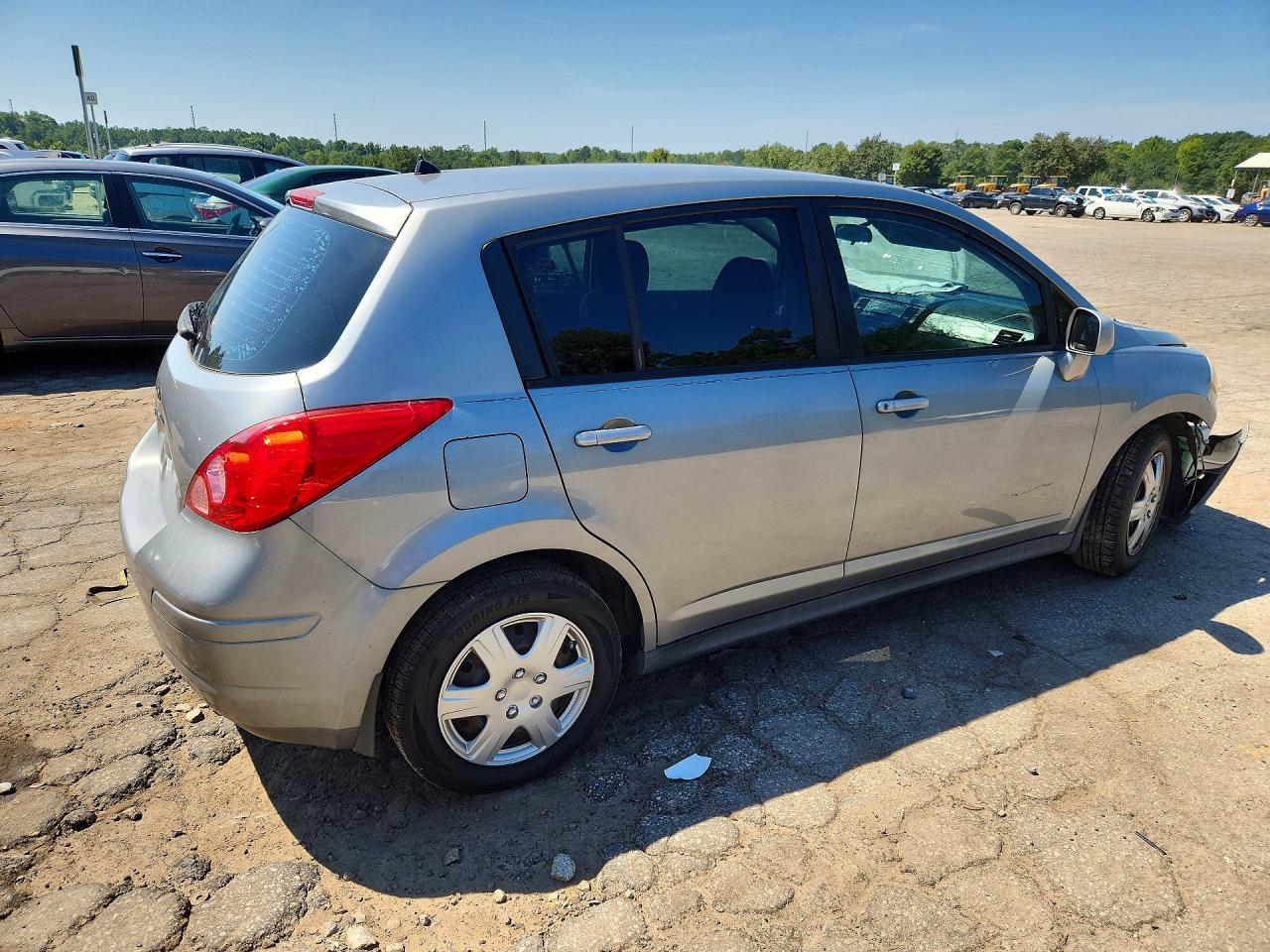 2009 Nissan Versa 1.8 S Silver vin: 3N1BC13E69L496261