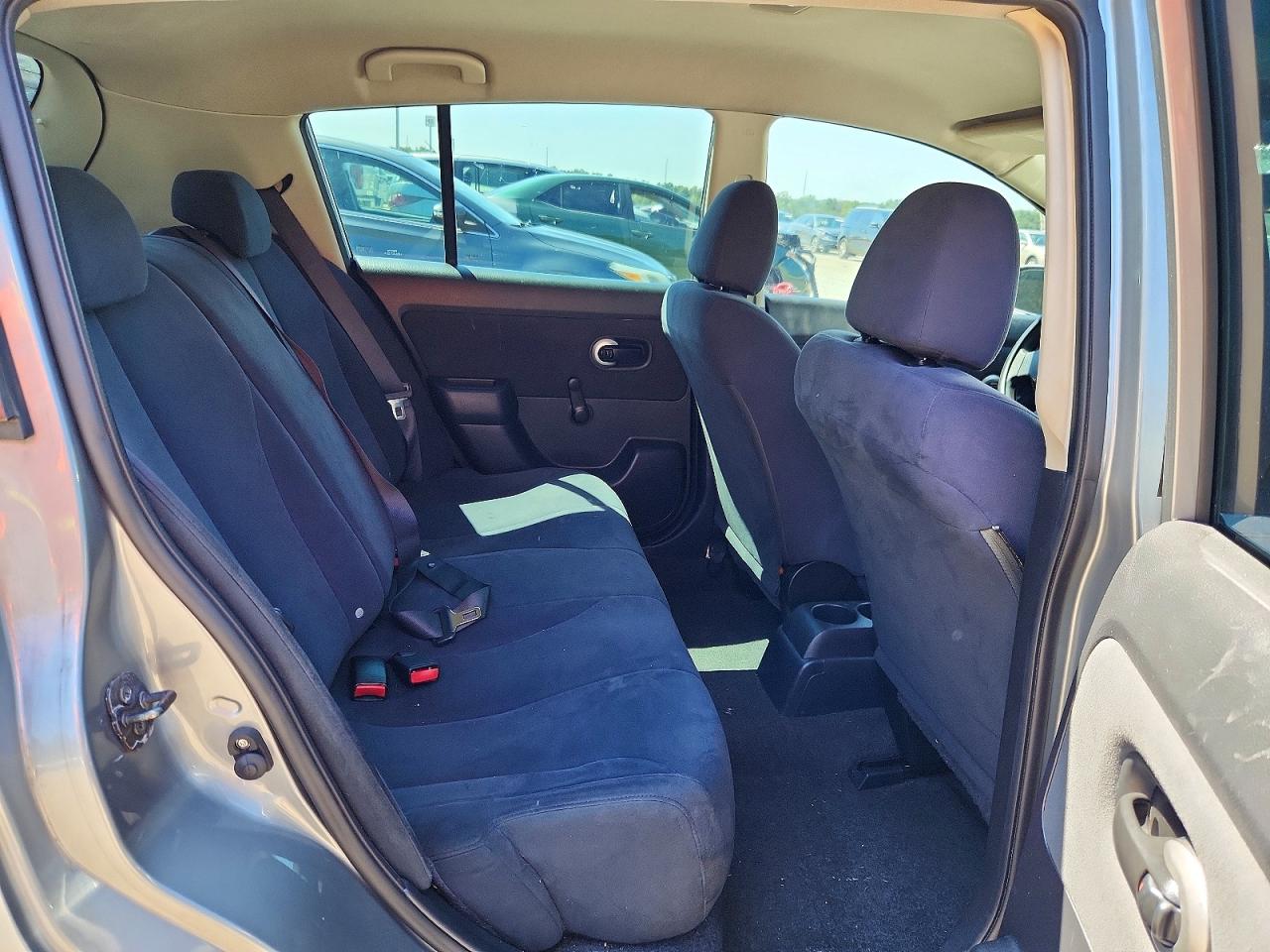 2009 Nissan Versa 1.8 S Silver vin: 3N1BC13E69L496261