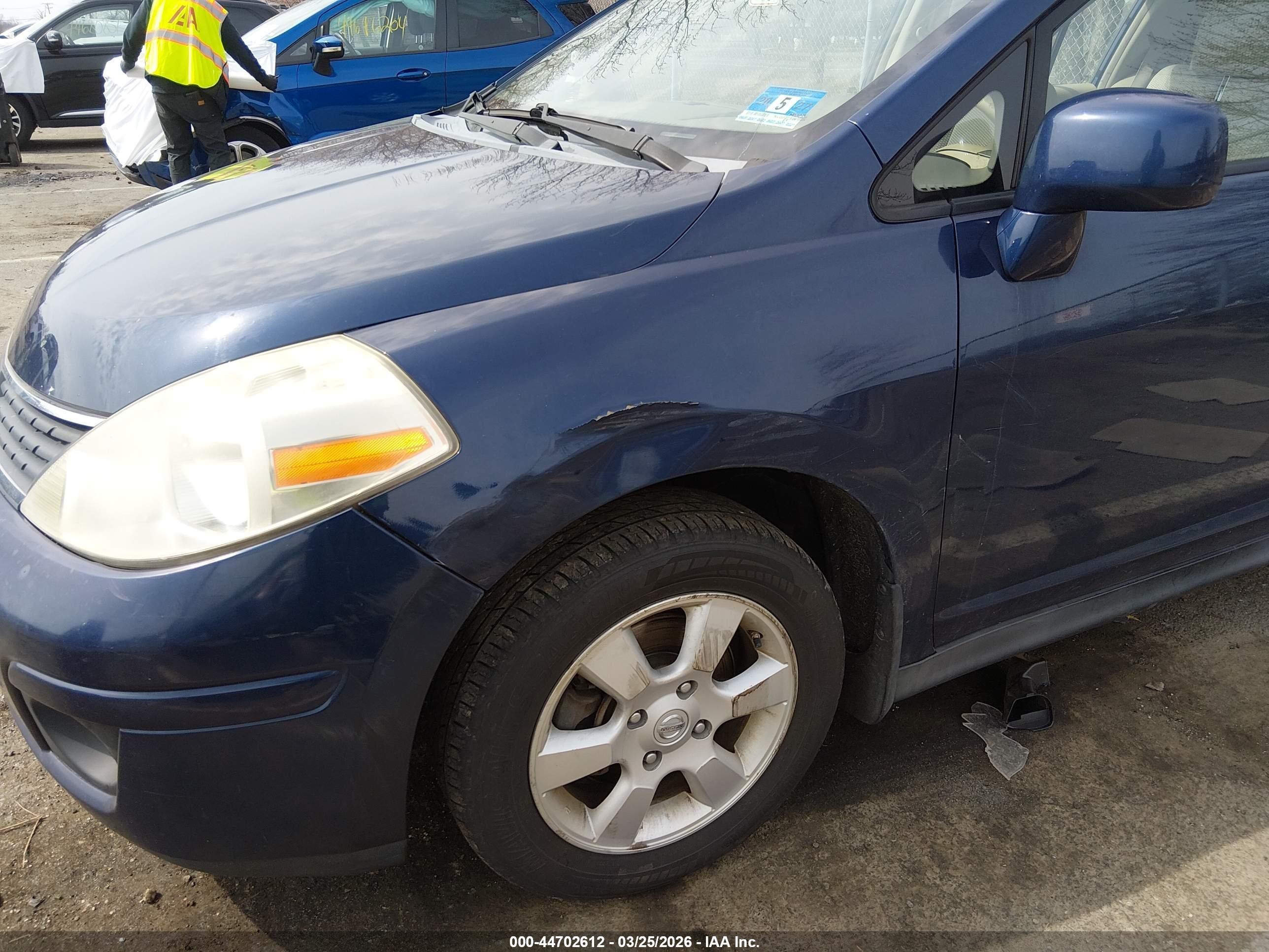 2007 Nissan Versa 1.8sl Blue vin: 3N1BC13E77L357088
