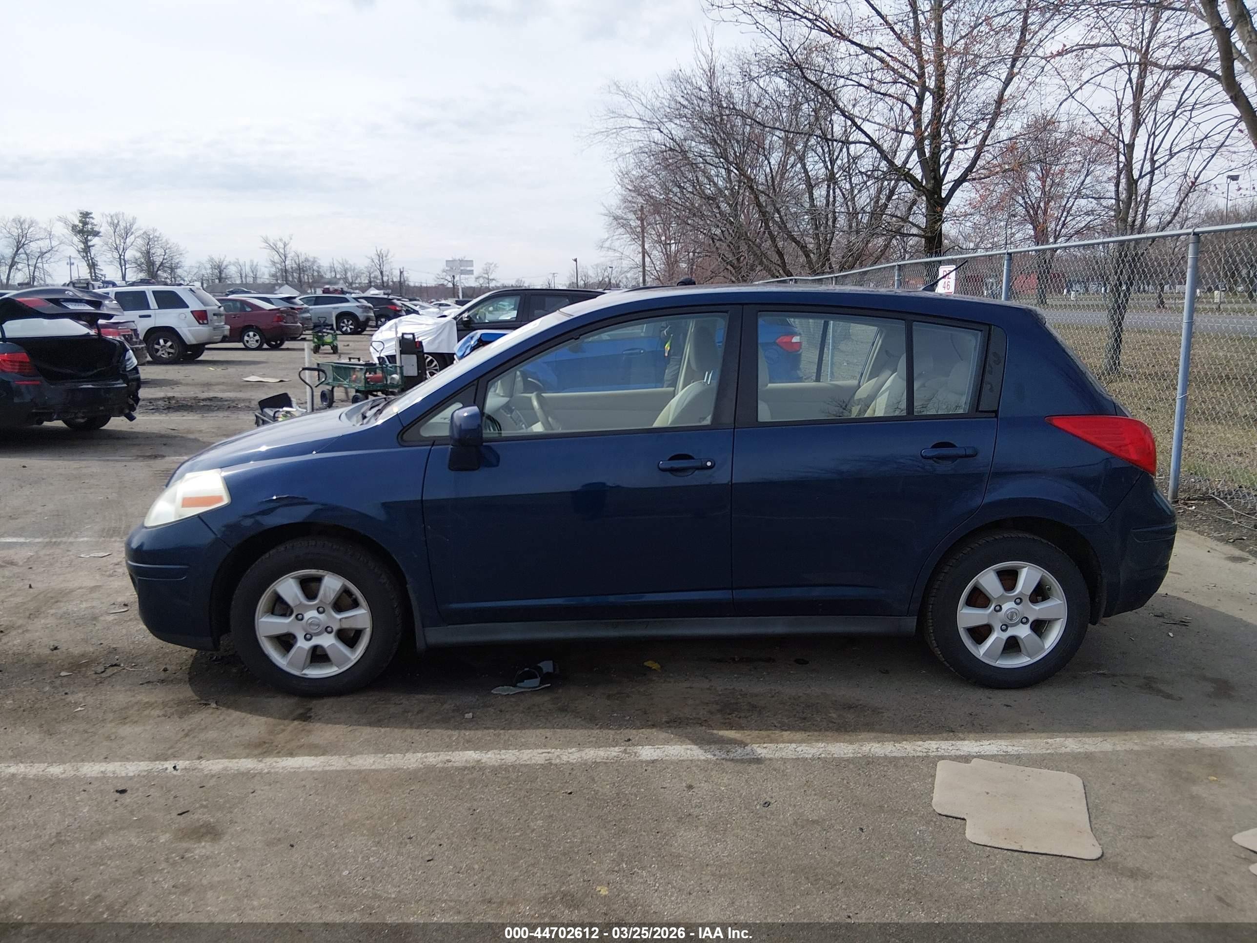 2007 Nissan Versa 1.8sl Blue vin: 3N1BC13E77L357088