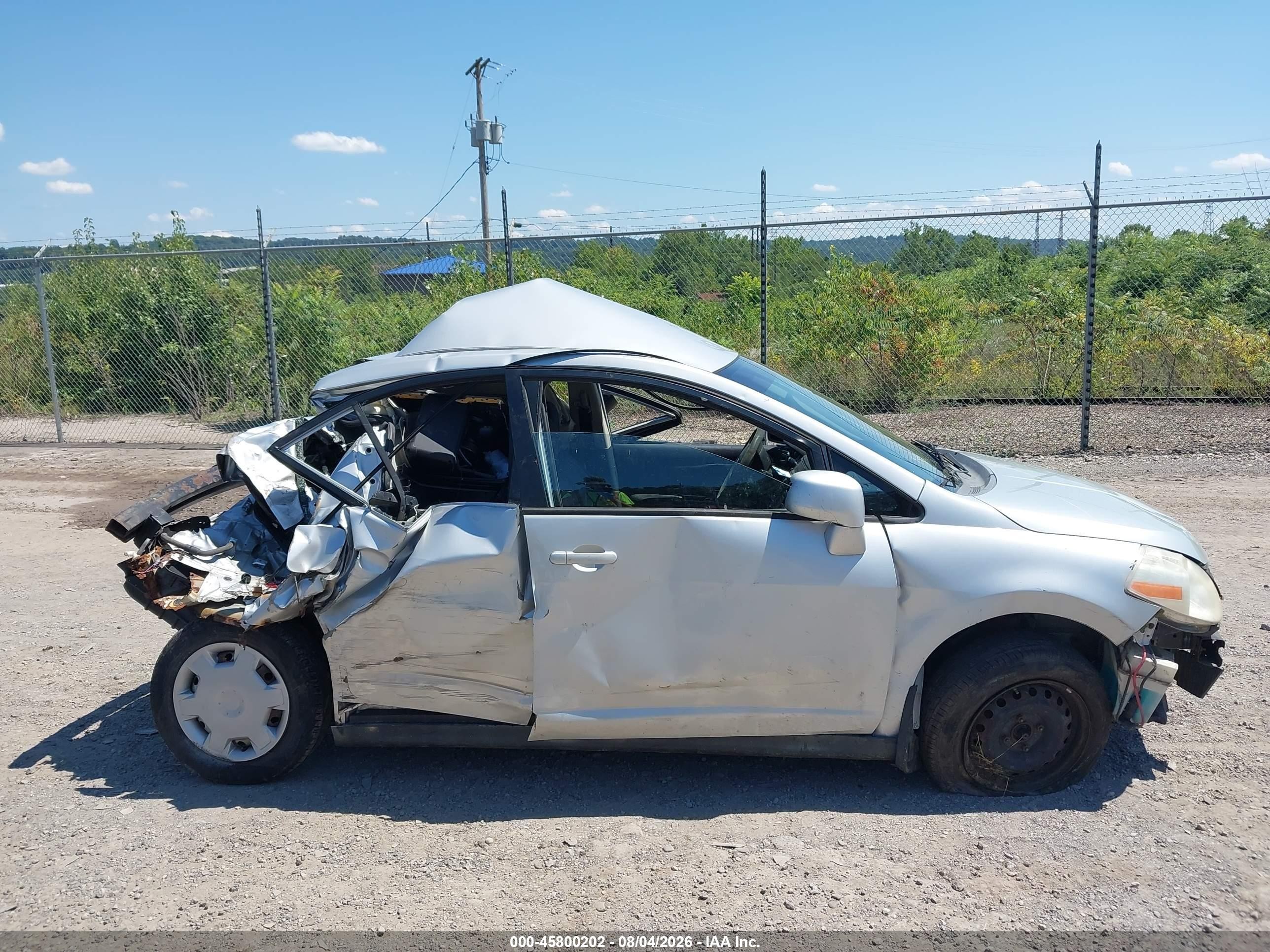 2007 Nissan Versa 1.8s Silver vin: 3N1BC13E77L384422