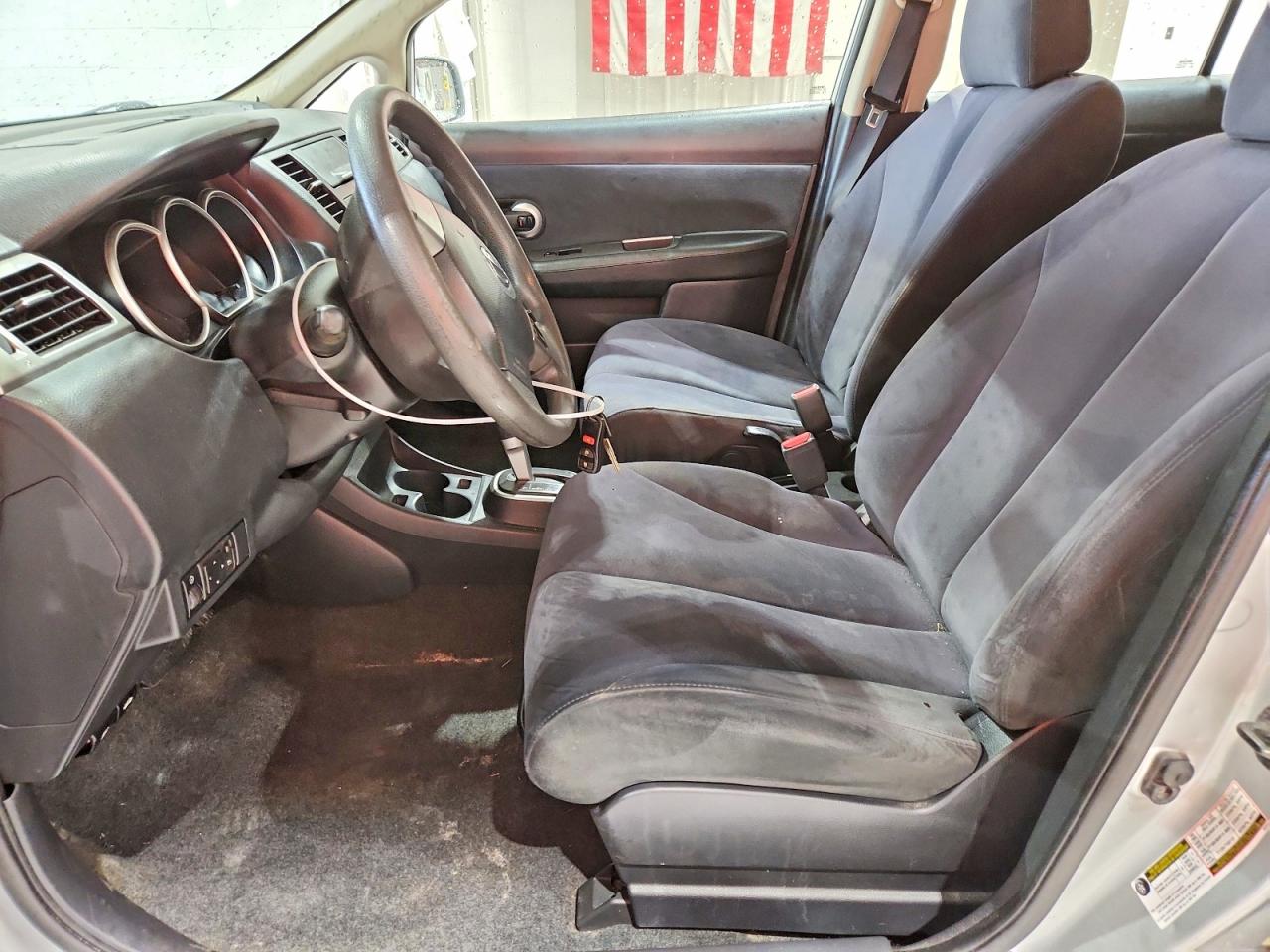 2008 Nissan Versa Silver vin: 3N1BC13E78L383370
