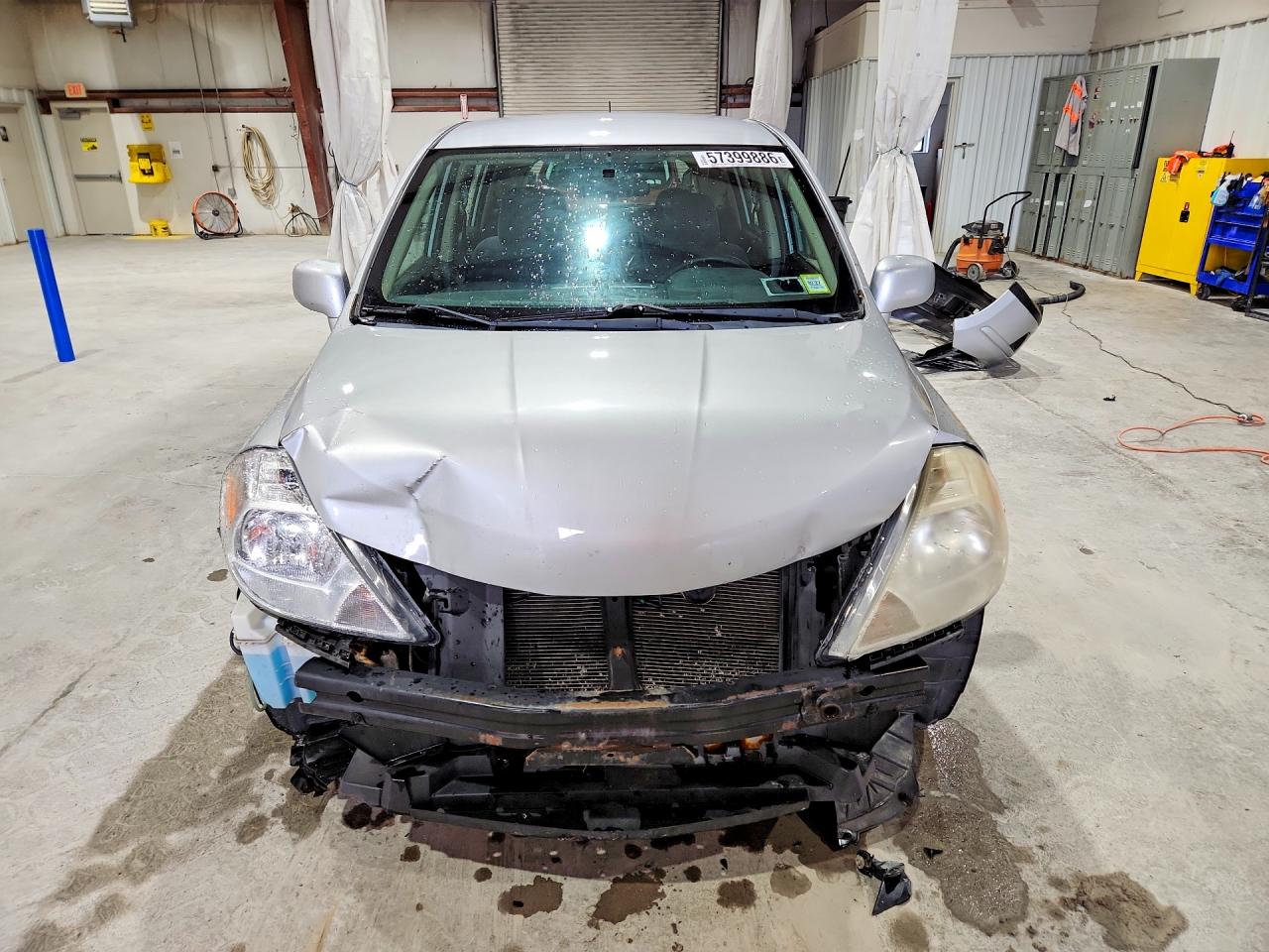2008 Nissan Versa Silver vin: 3N1BC13E78L383370